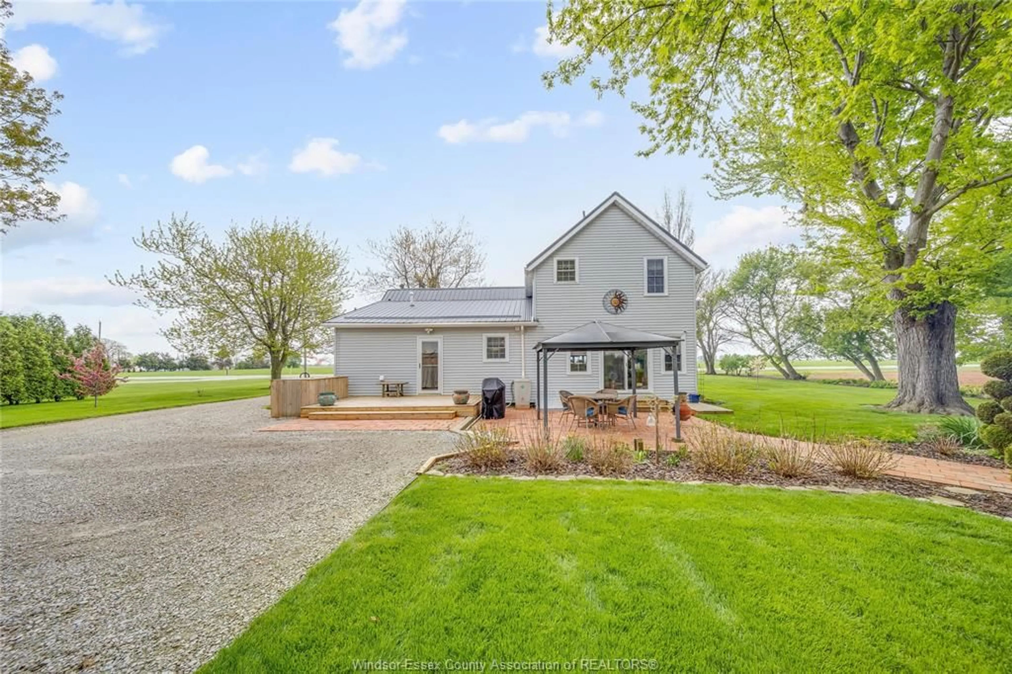 A pic from outside/outdoor area/front of a property/back of a property/a pic from drone, water/lake/river/ocean view for 3098 3RD CONCESSION Rd, Harrow Ontario N0R 1G0