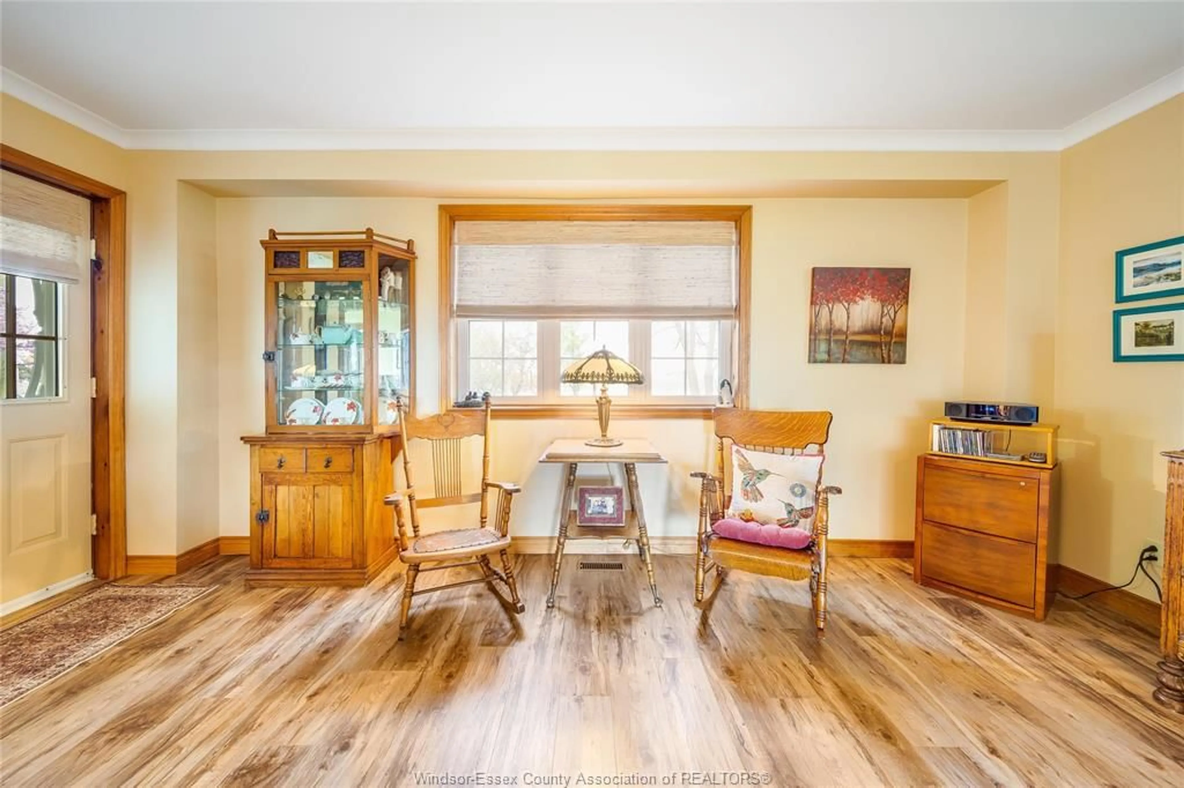 Dining room, wood/laminate floor for 3098 3RD CONCESSION Rd, Harrow Ontario N0R 1G0