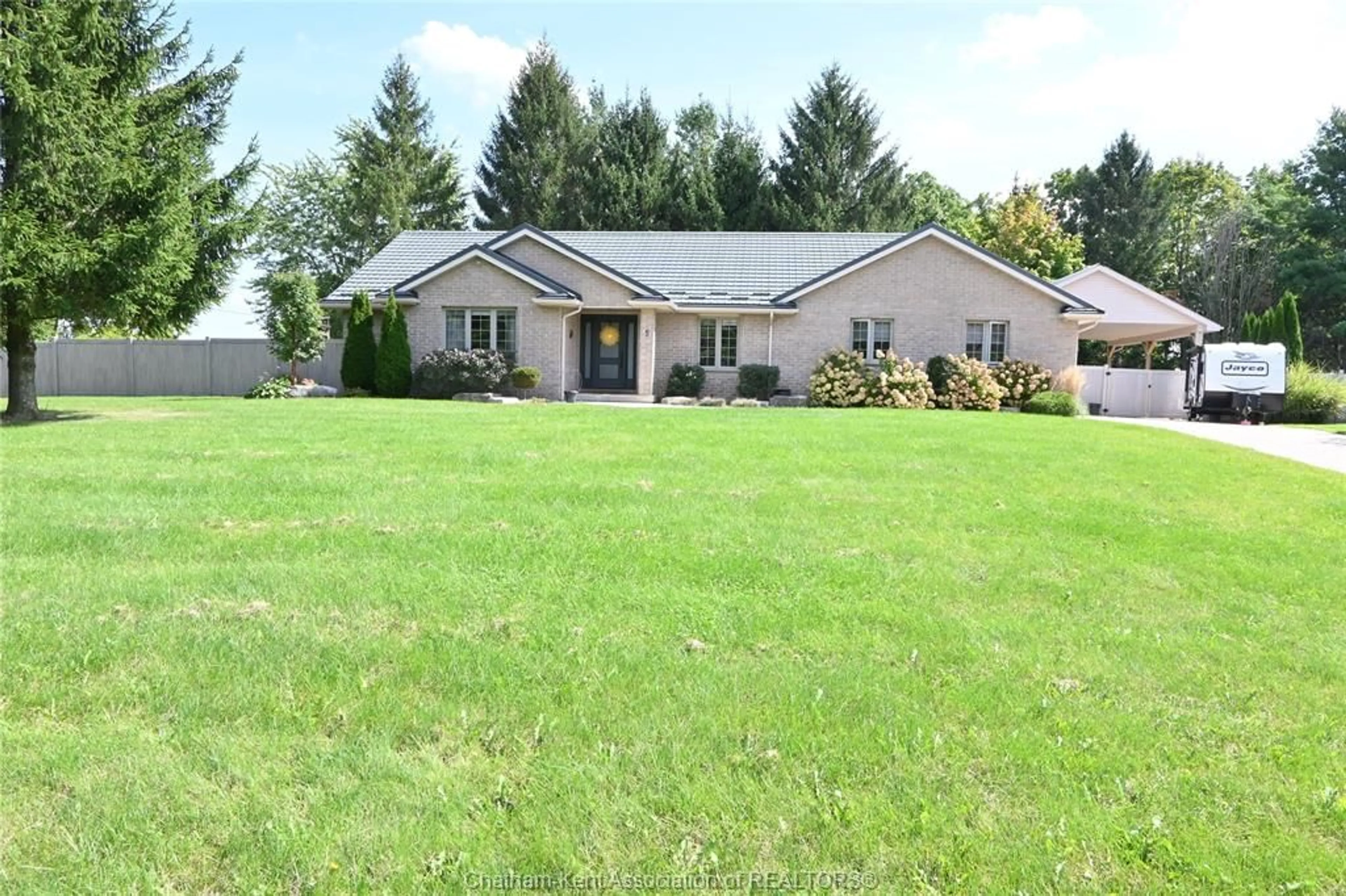 Home with vinyl exterior material, street for 5 Parkside Cres, Ridgetown Ontario N0P 2C0
