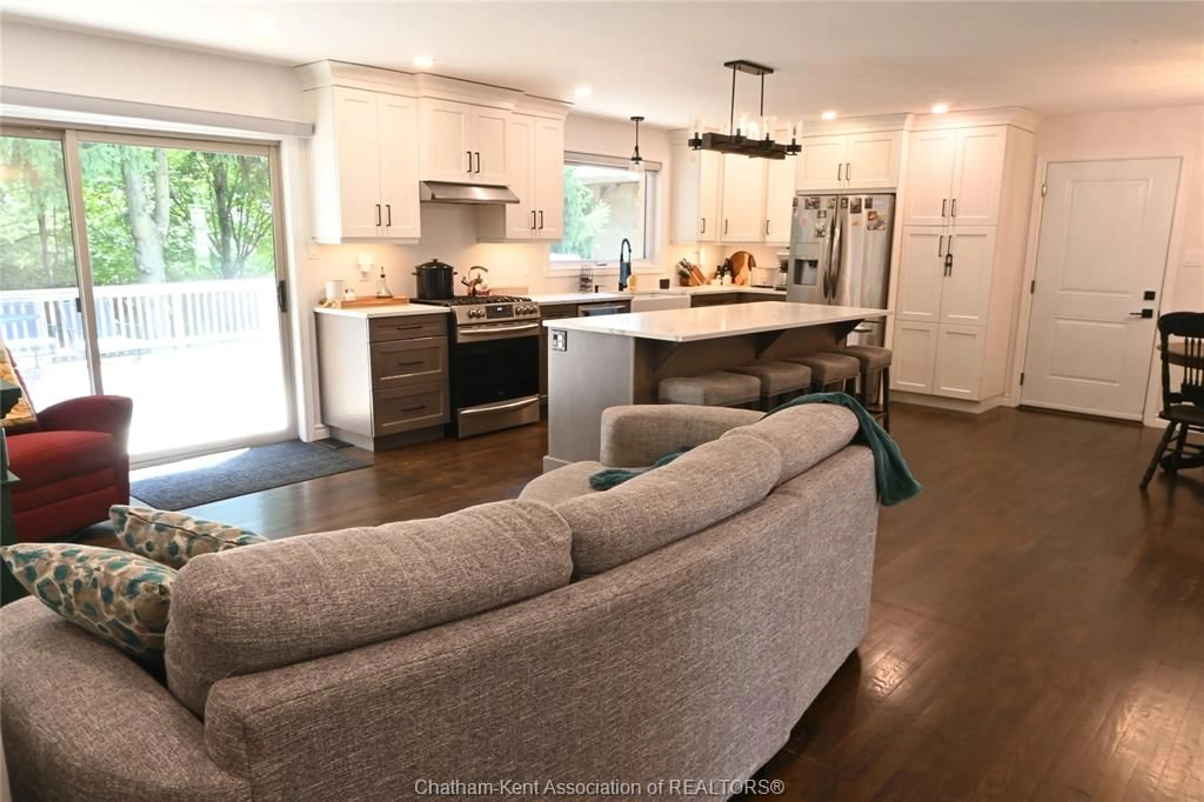 Open concept kitchen, unknown for 5 Parkside Cres, Ridgetown Ontario N0P 2C0