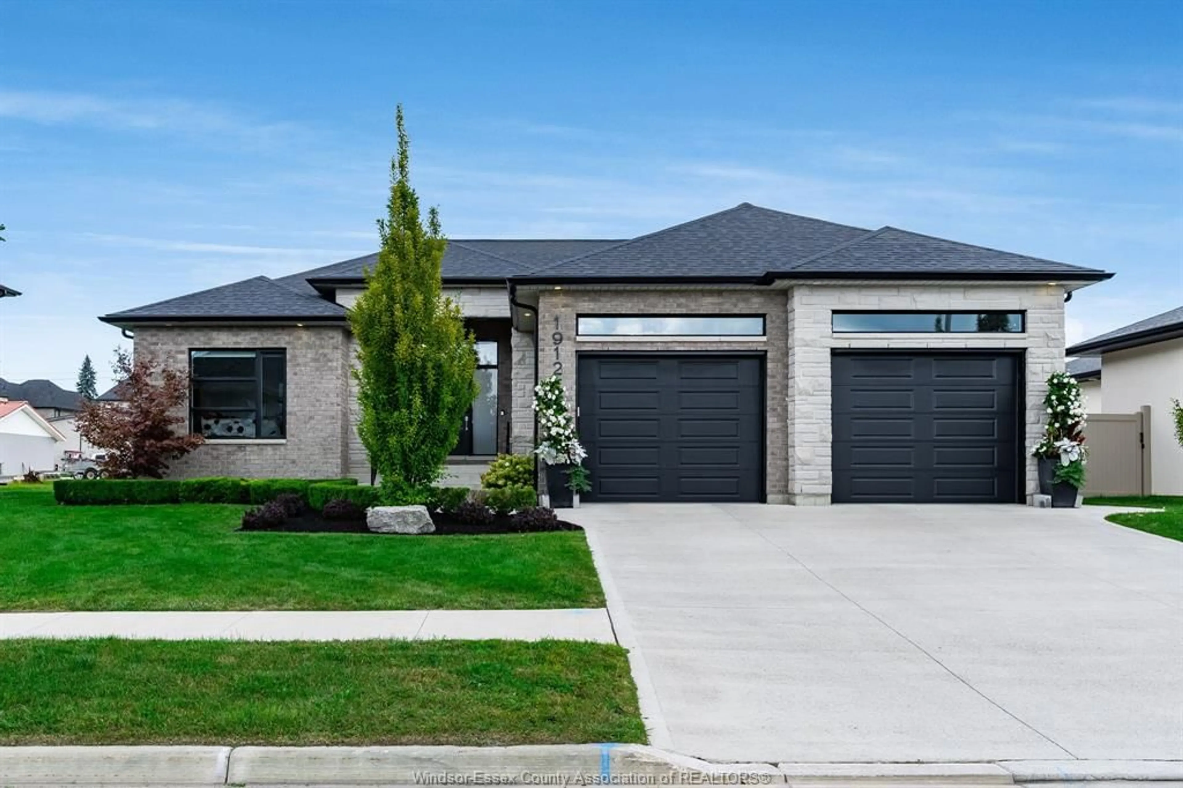 Home with brick exterior material, street for 1912 Villa Canal, Kingsville Ontario N8Y 0G5