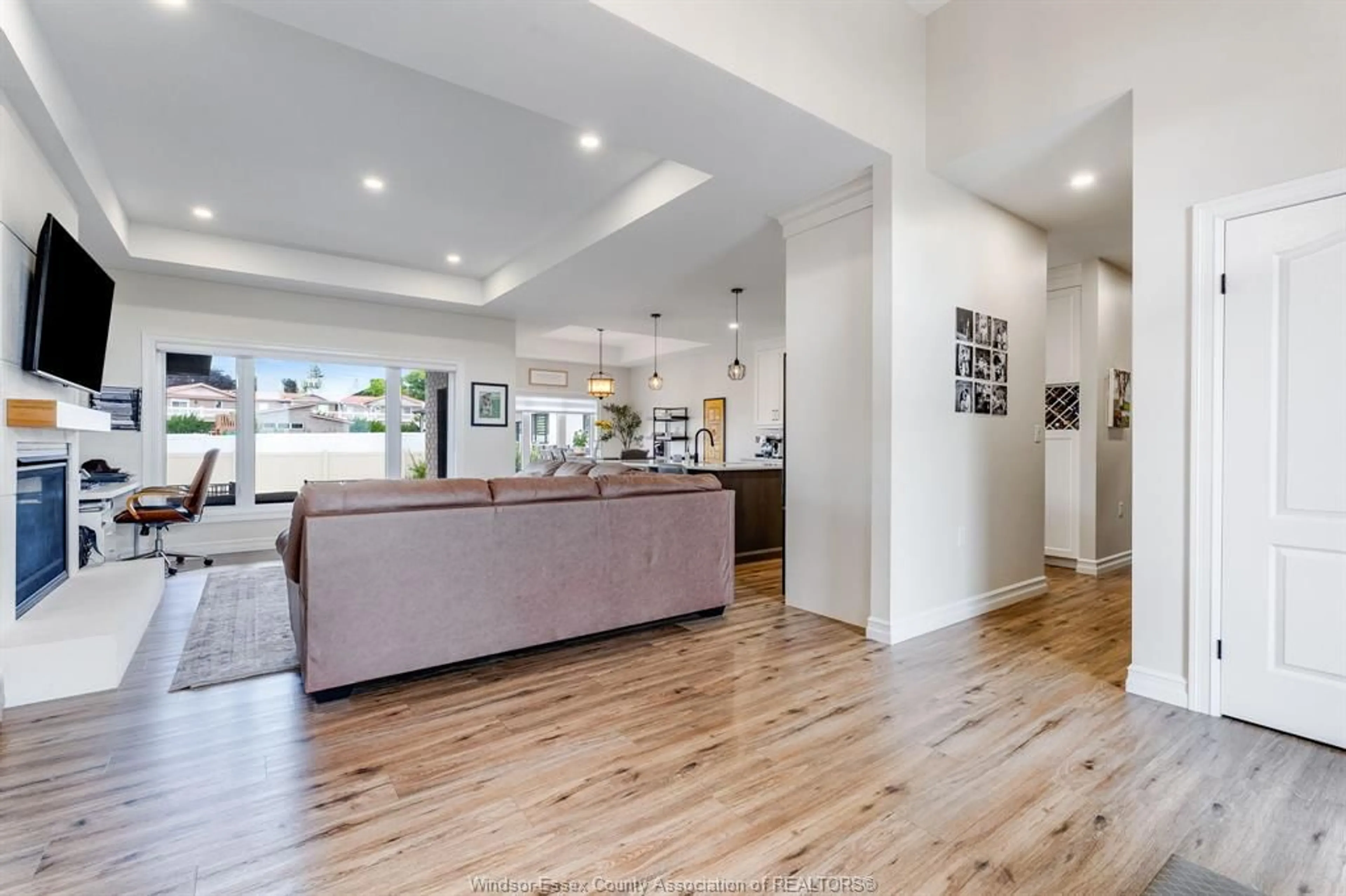 Open concept kitchen, unknown for 1912 Villa Canal, Kingsville Ontario N8Y 0G5