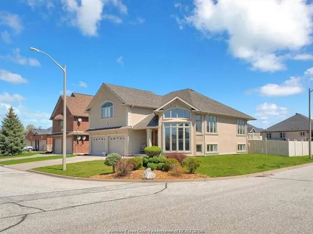 144 MECONI Crt, Lakeshore 3