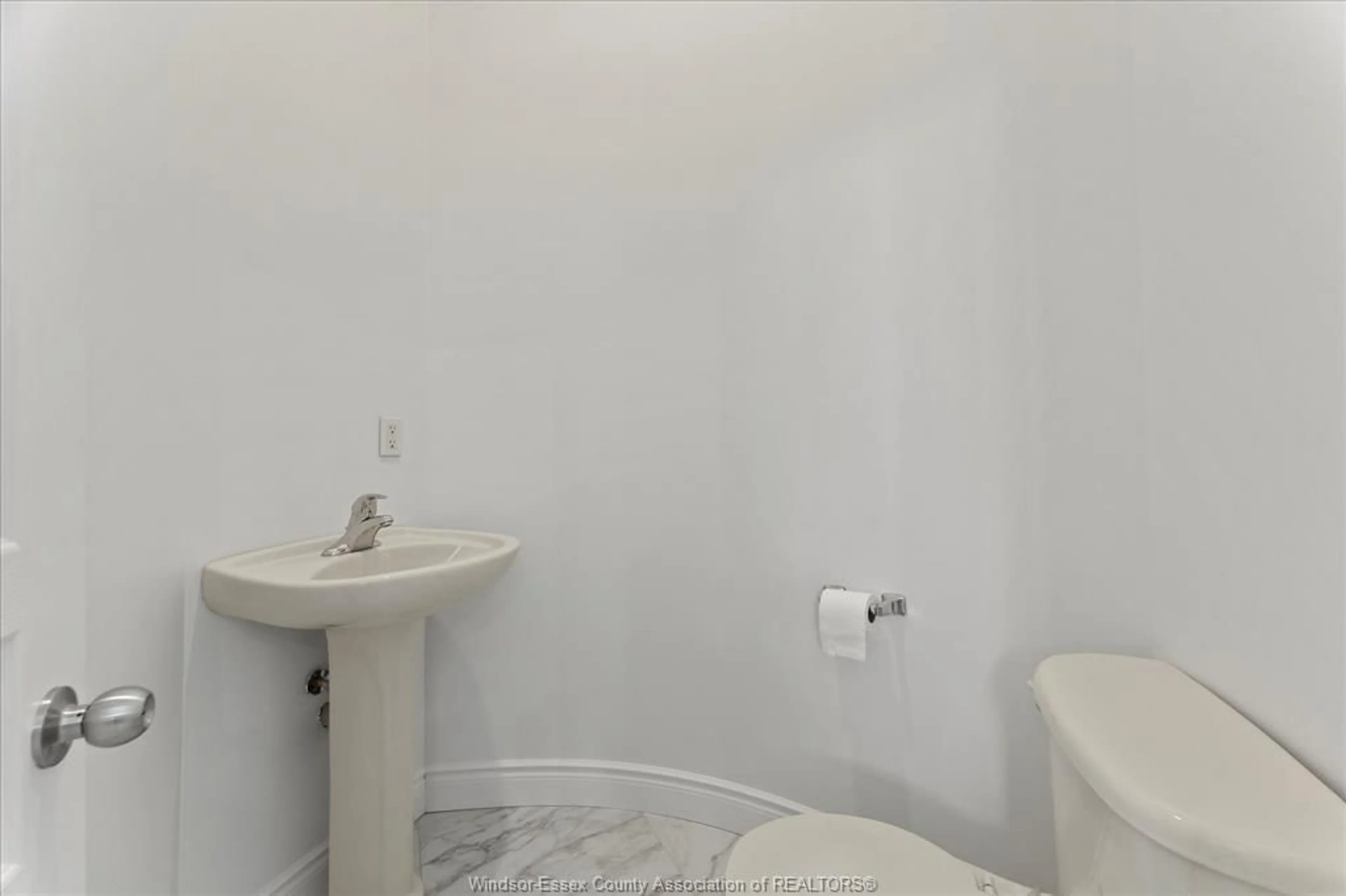 Standard bathroom, unknown for 144 MECONI Crt, Lakeshore Ontario N9K 7E9