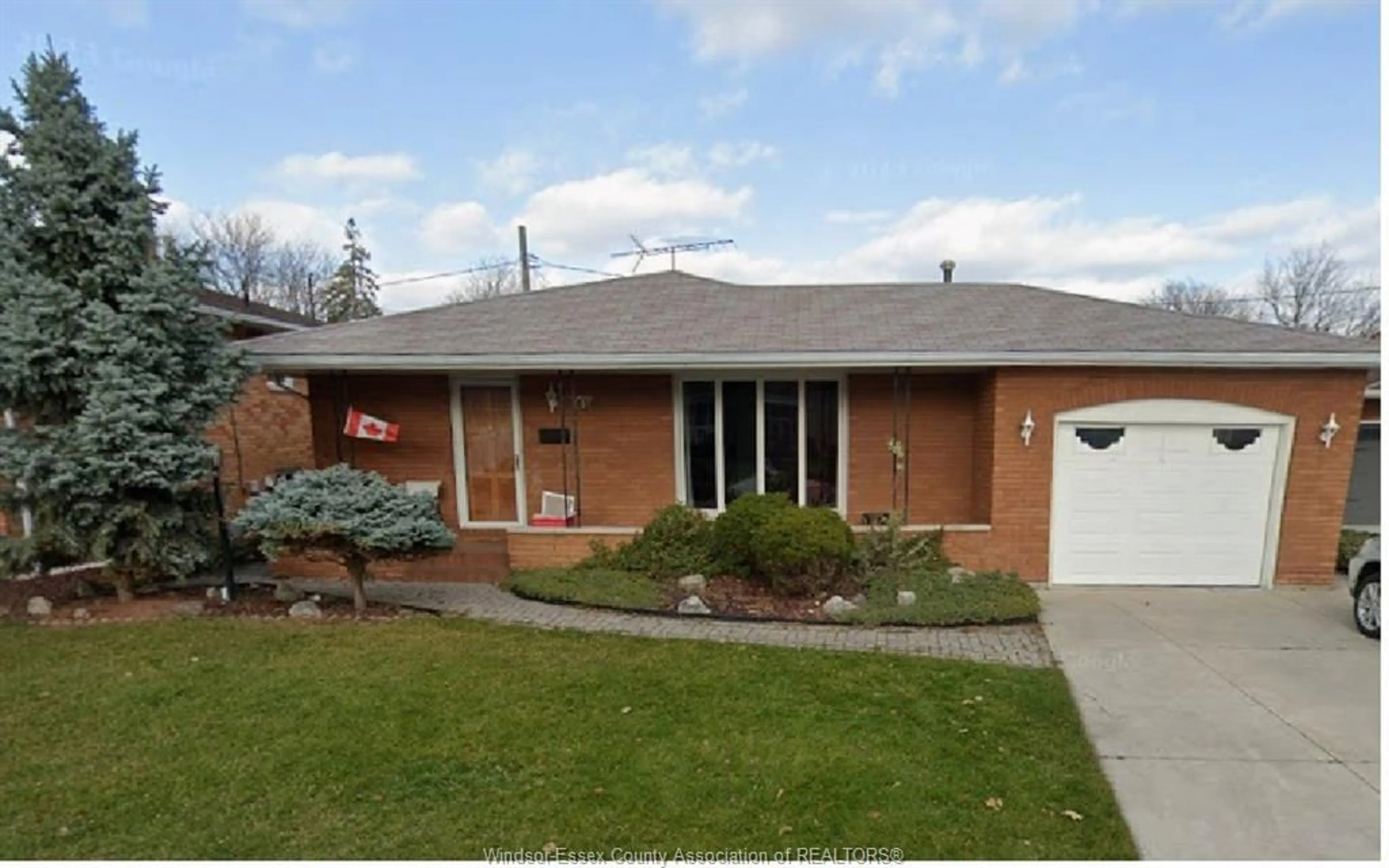 Home with brick exterior material, street for 1616 BURWELL Crt, Windsor Ontario N9C 3Z8