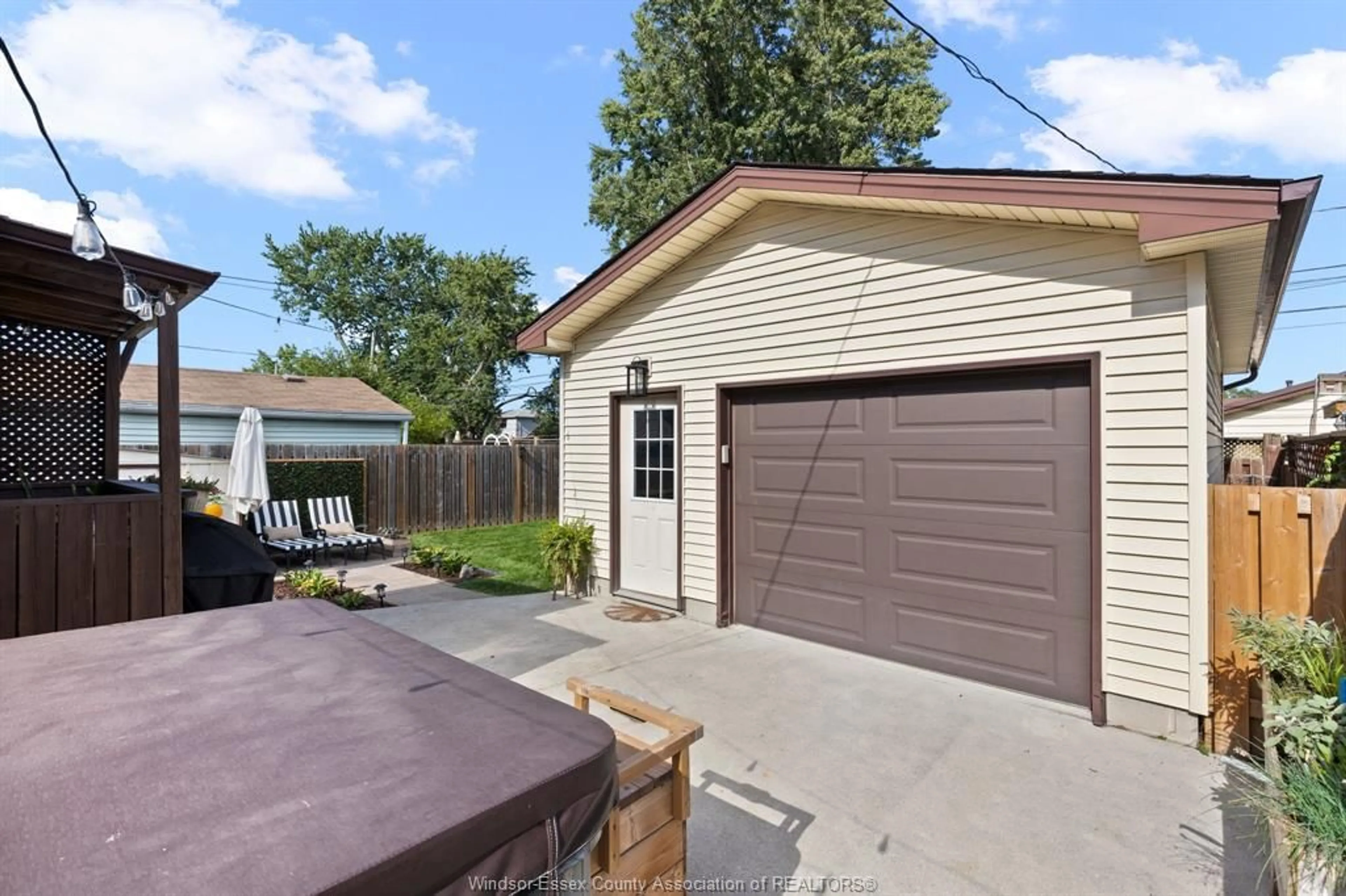 Unknown for 1734 WESTCOTT, Windsor Ontario N8Y 4C9