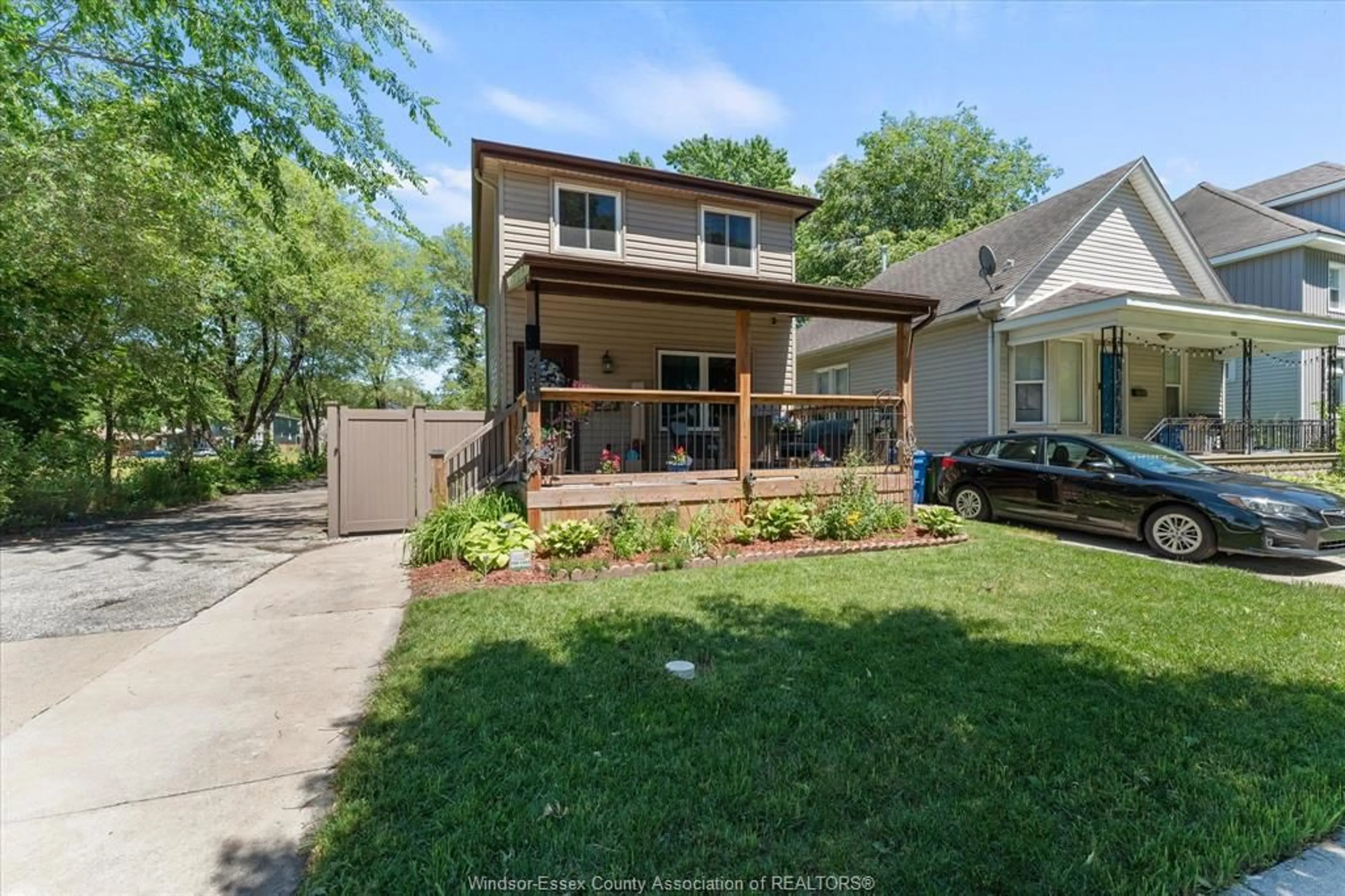 Unknown for 464 OAK, Windsor Ontario N9A 5E6