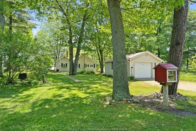 17520 Lakeshore Rd, Rondeau Park