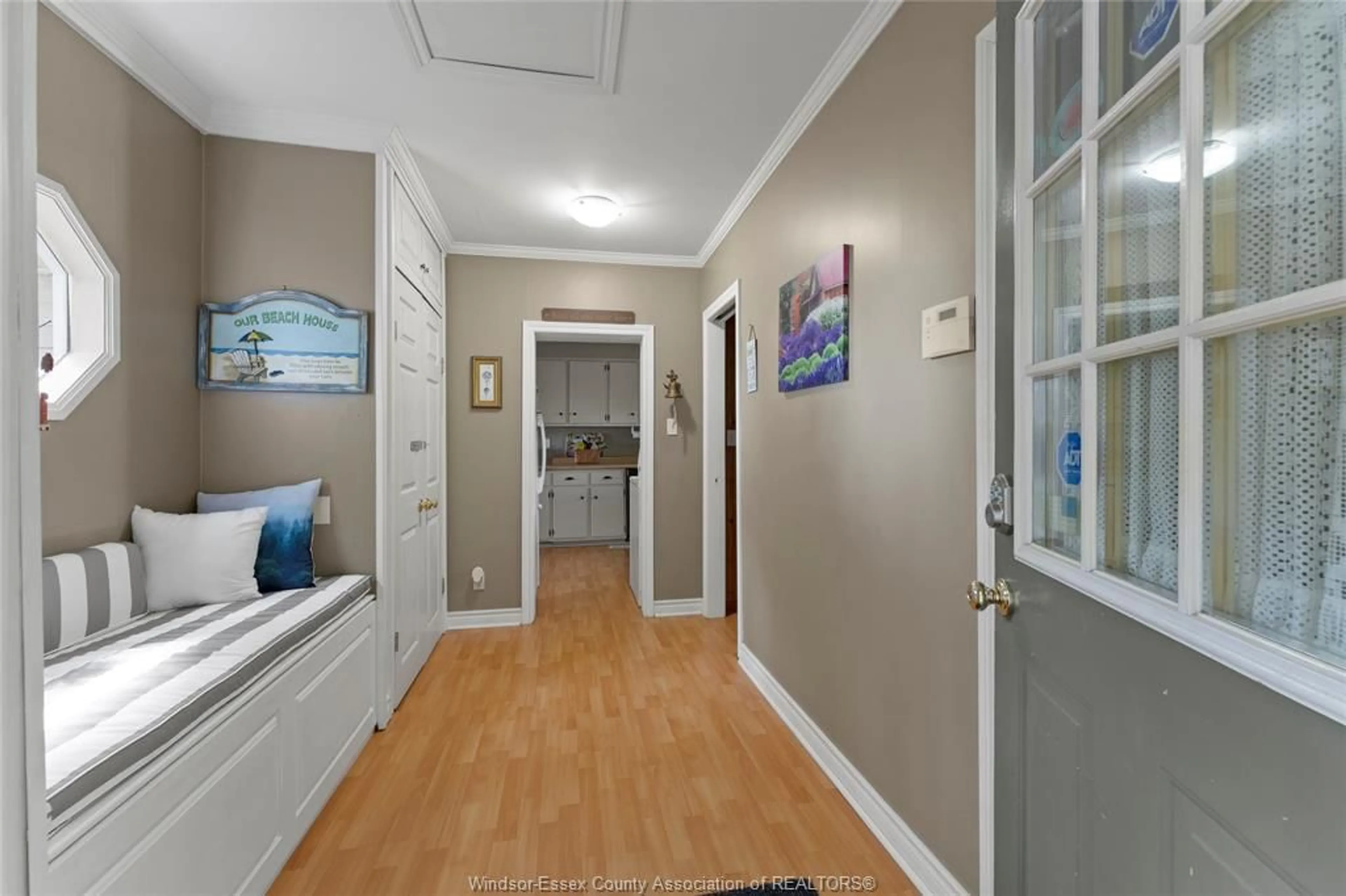Indoor entryway for 17520 Lakeshore Rd, Rondeau Park Ontario N0P 1X0
