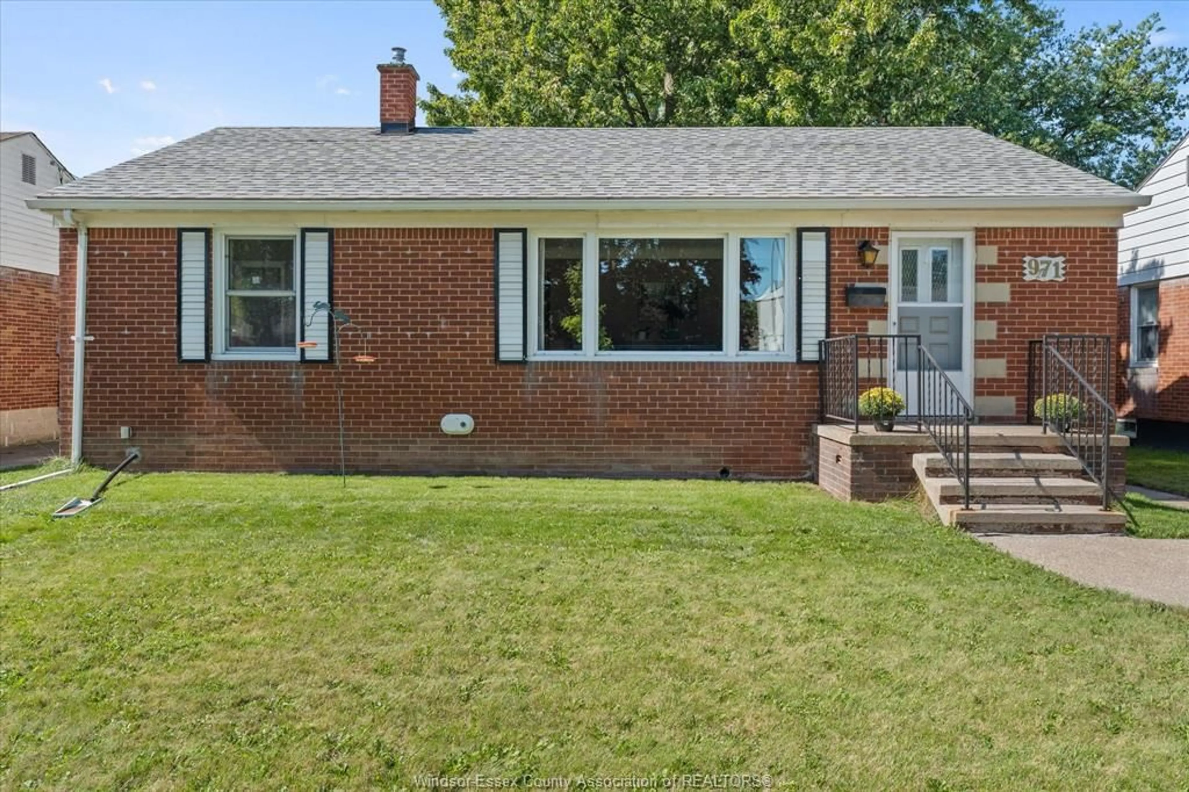Home with brick exterior material, street for 971 Isabelle Pl, Windsor Ontario N8S 3B1
