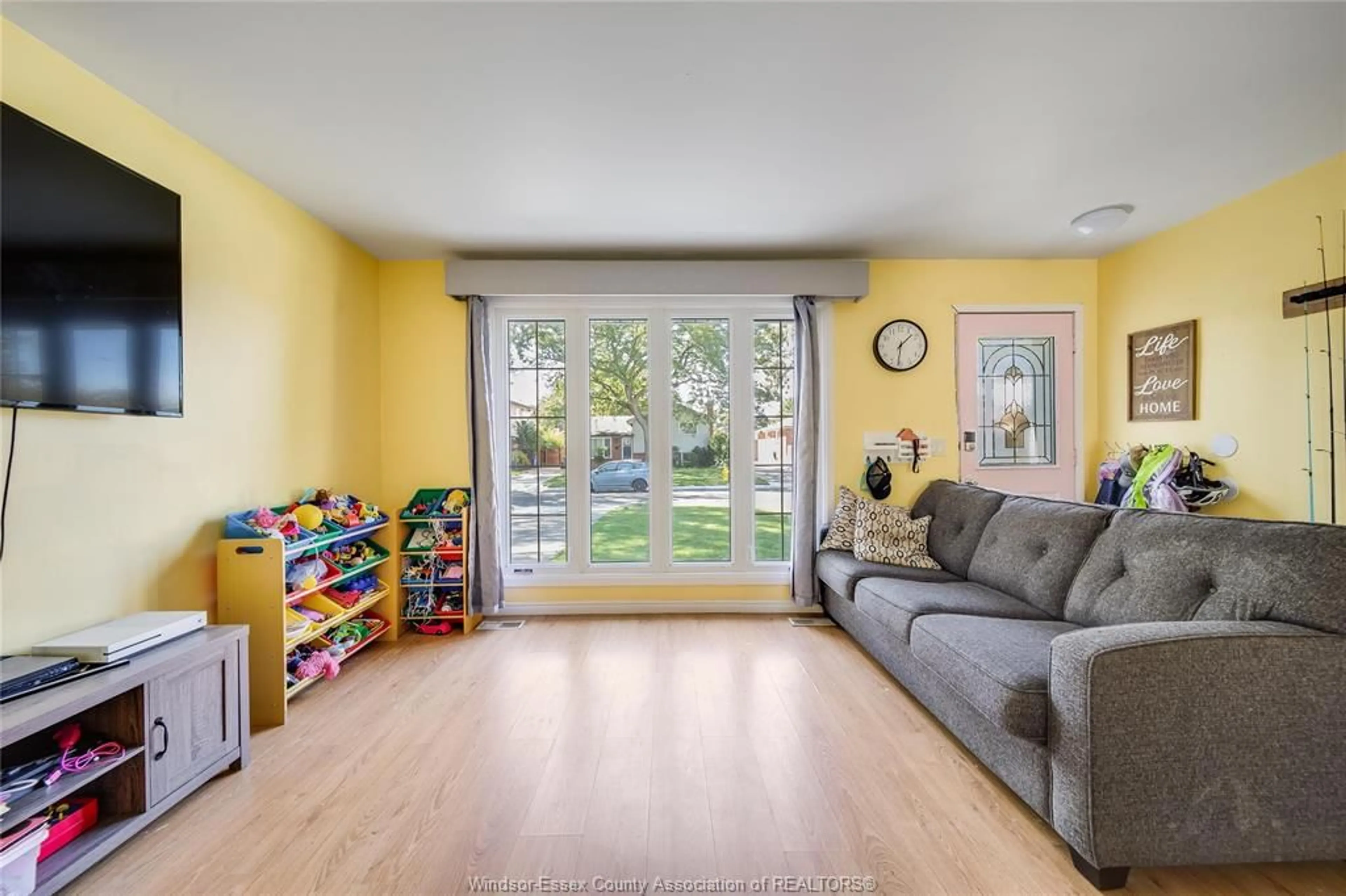 Unknown for 368 CARLING Cres, Windsor Ontario N8S 3X8