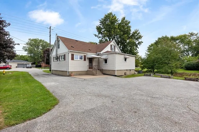 2585 Bouffard Rd, LaSalle 4