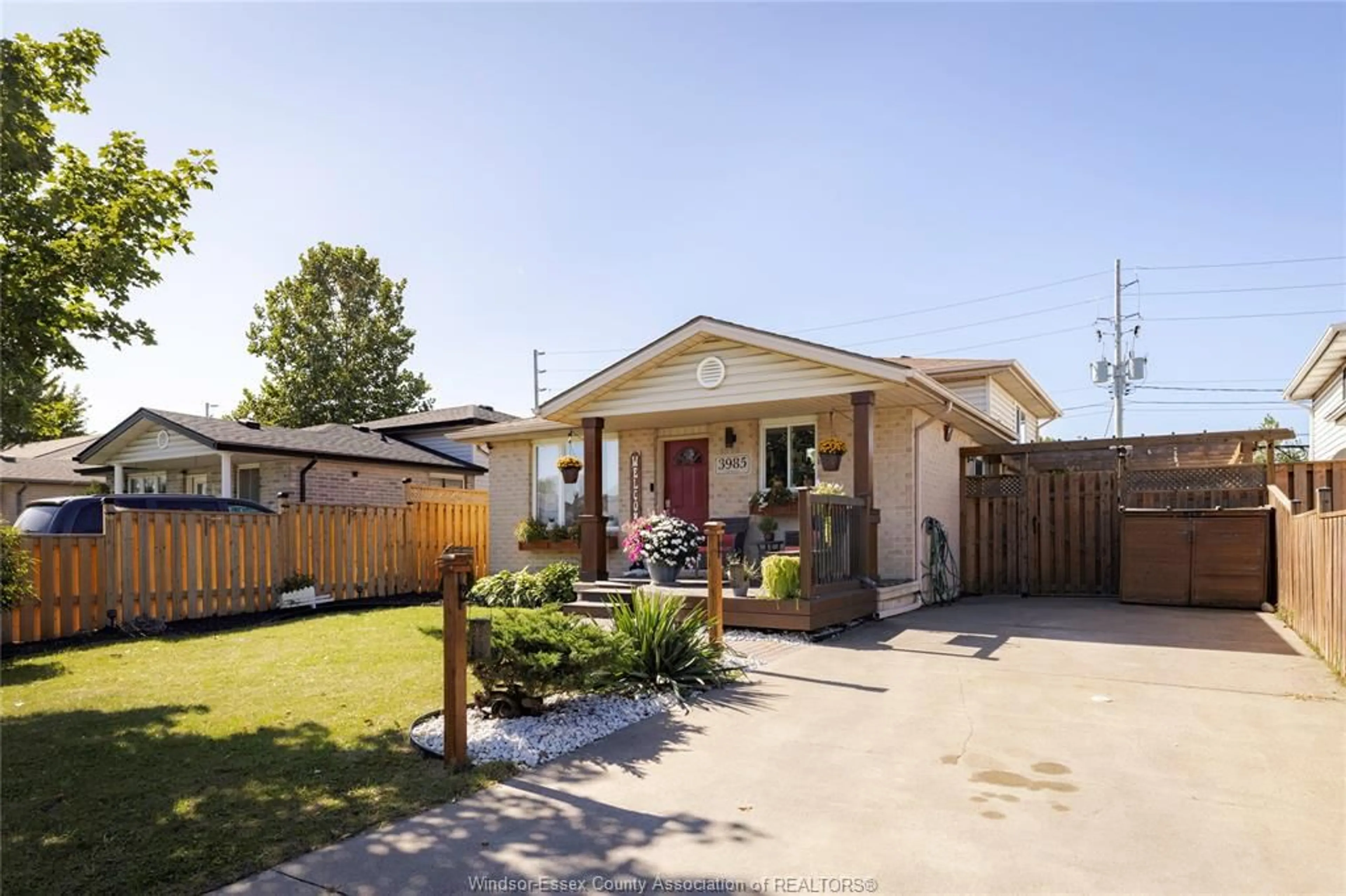 Unknown for 3985 ACORN Cres, Windsor Ontario N8W 5R2