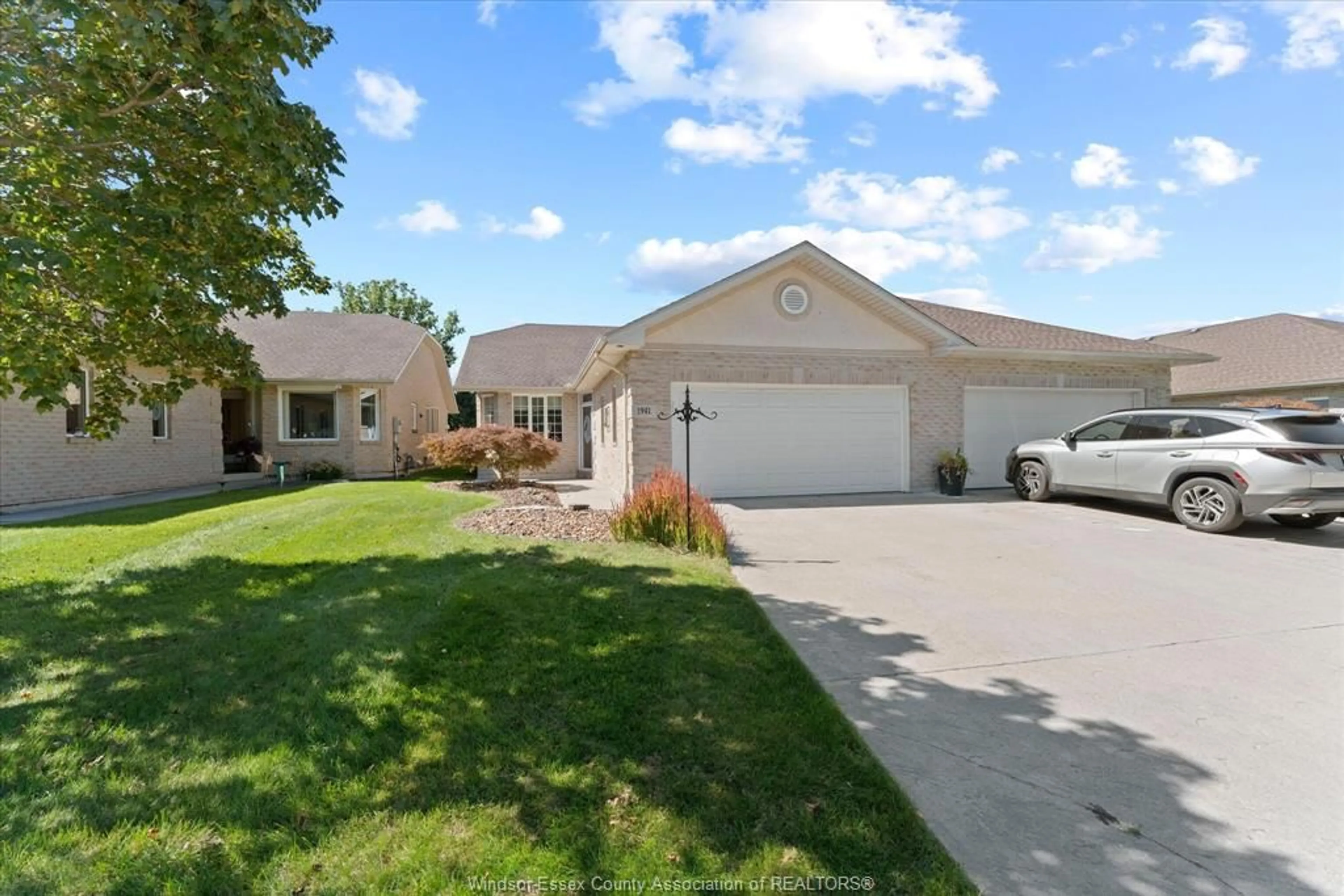 Unknown for 1941 Blue Heron Dr, Windsor Ontario N8P 1P6