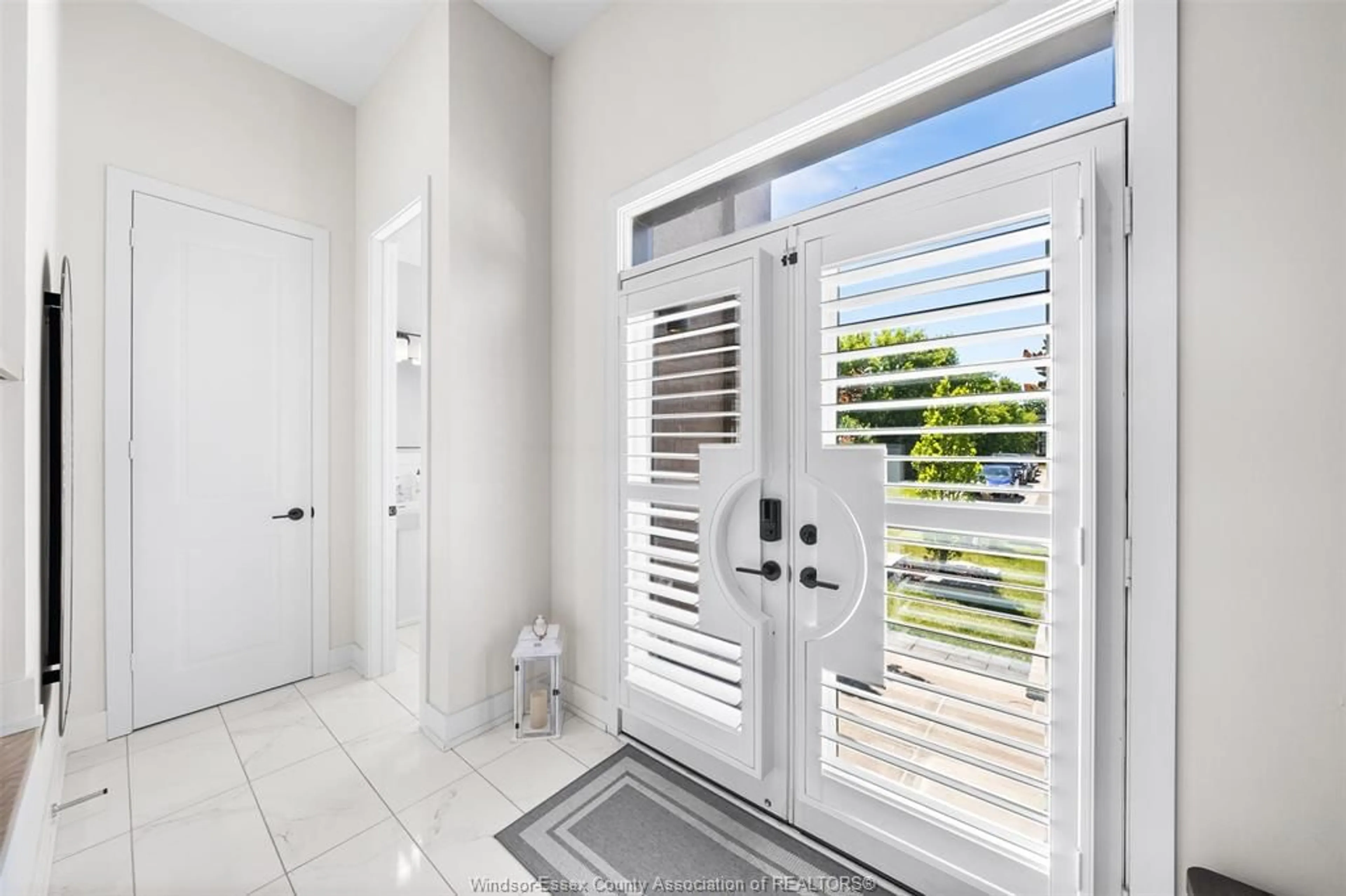 Indoor entryway for 1344 GULL CROSSING, Pickering Ontario L1W 0B7
