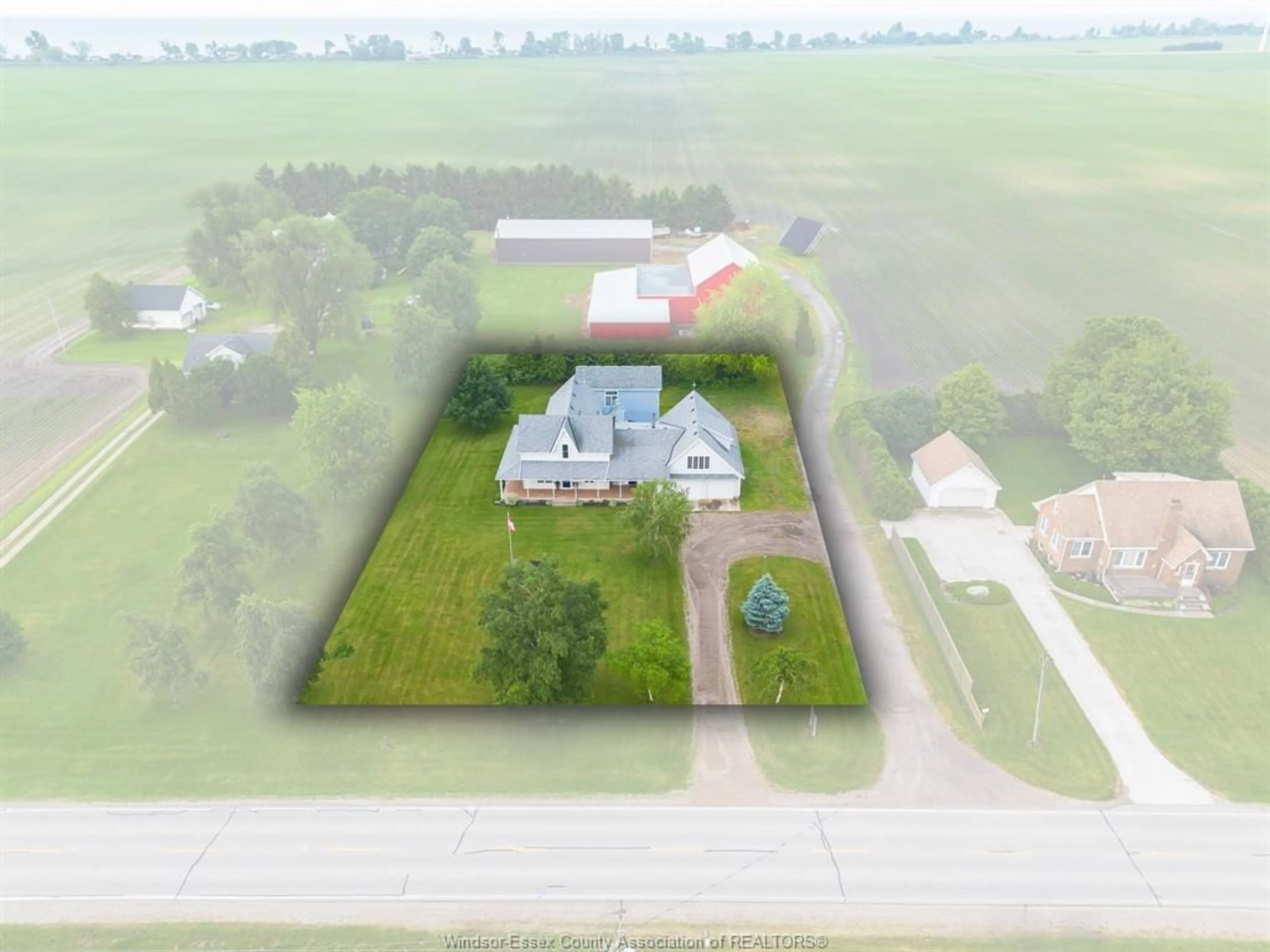A pic from outside/outdoor area/front of a property/back of a property/a pic from drone, building for 18332 ERIEAU Rd, Chatham-Kent Ontario N0P 1A0