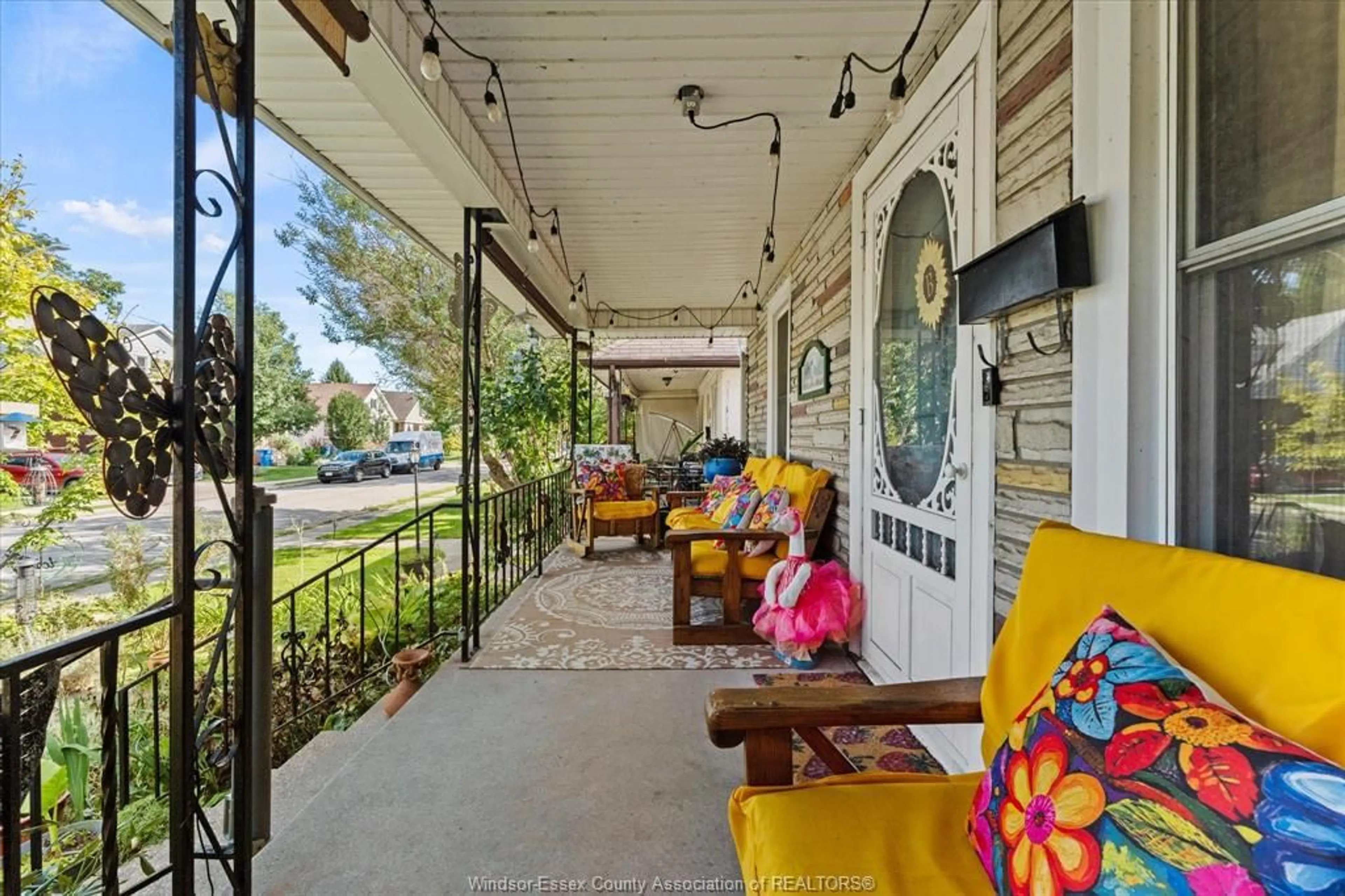 Patio, street for 1535 MOY Ave, Windsor Ontario N8X 1J4