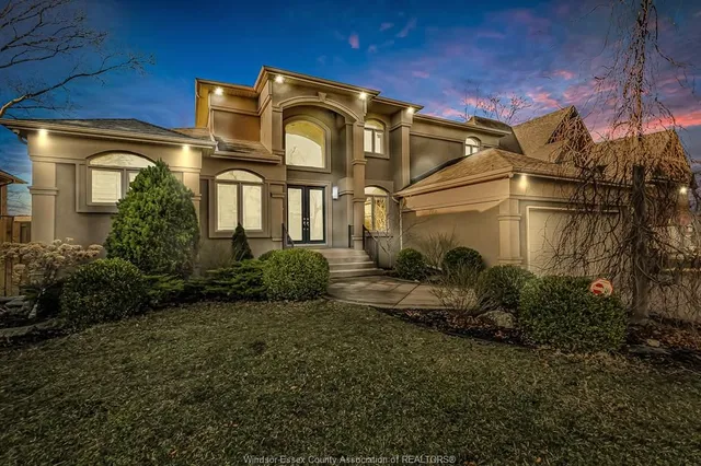 425 COUNTRY CLUB Dr, Windsor 3