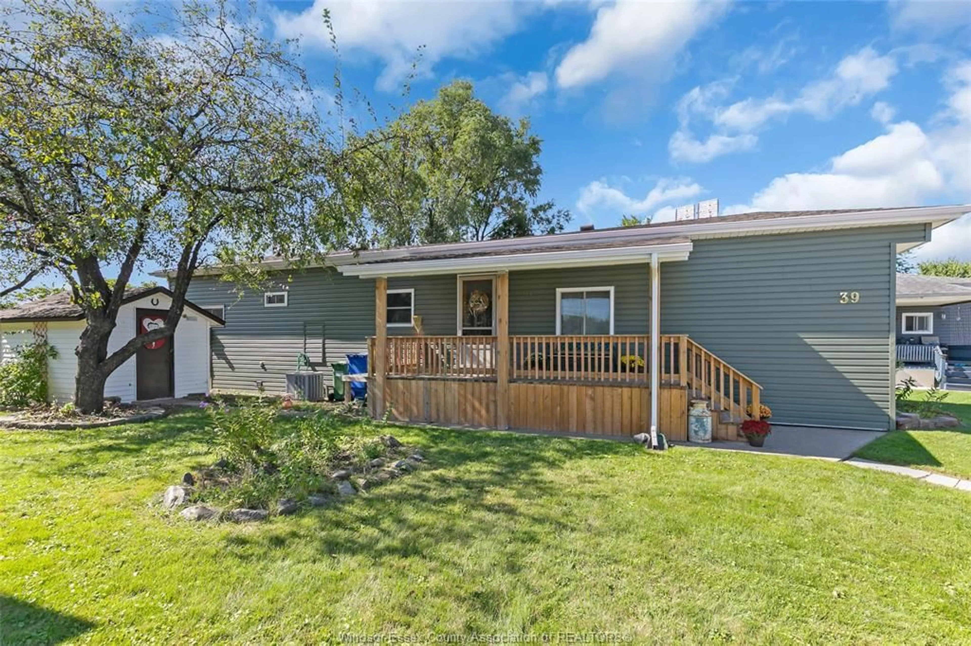 Home with vinyl exterior material, street for 39 WILDER, Lakeshore Ontario N8N 2T1