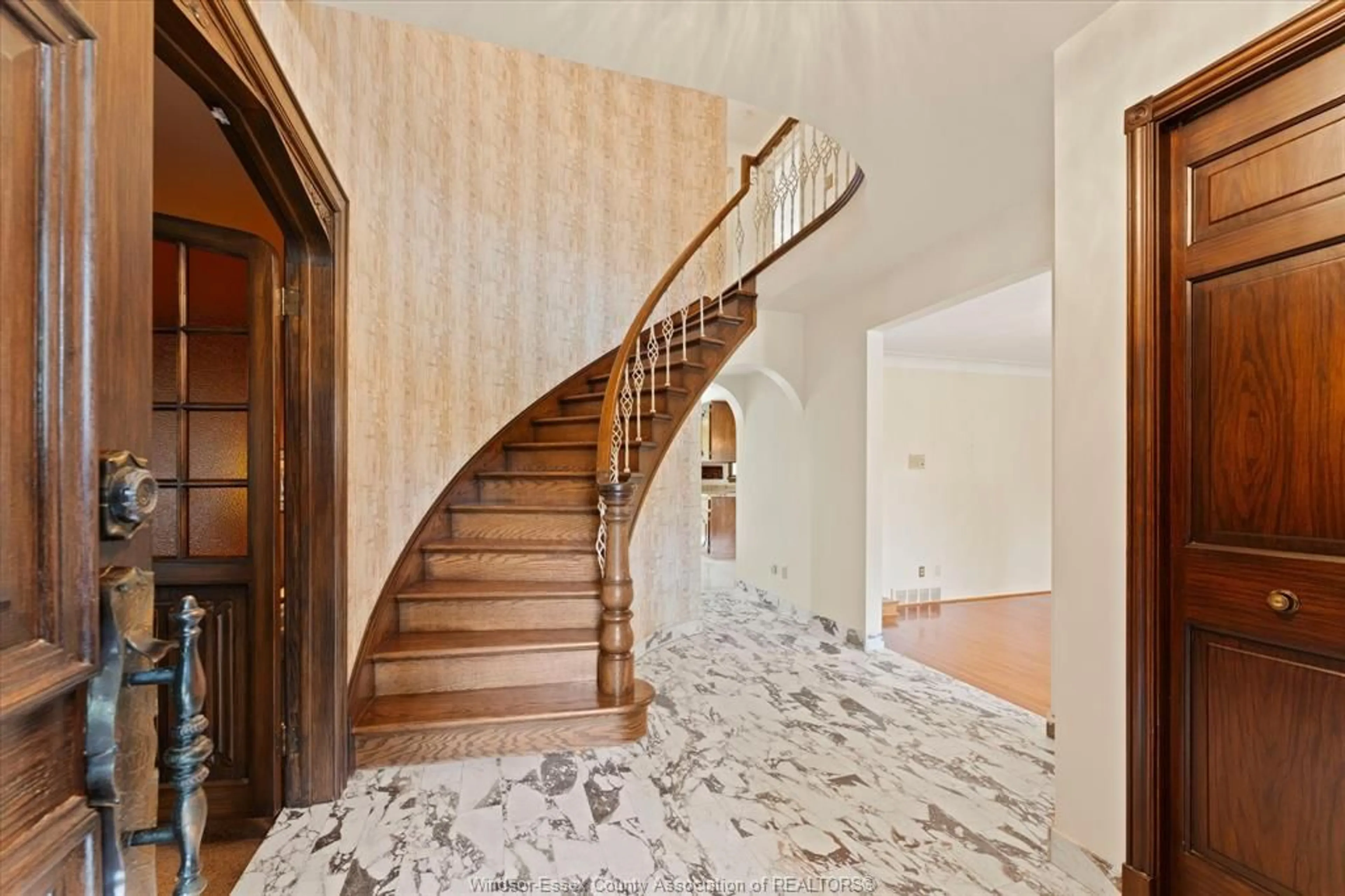Stairs for 3696 Huntington Ave, Windsor Ontario N9E 3N3