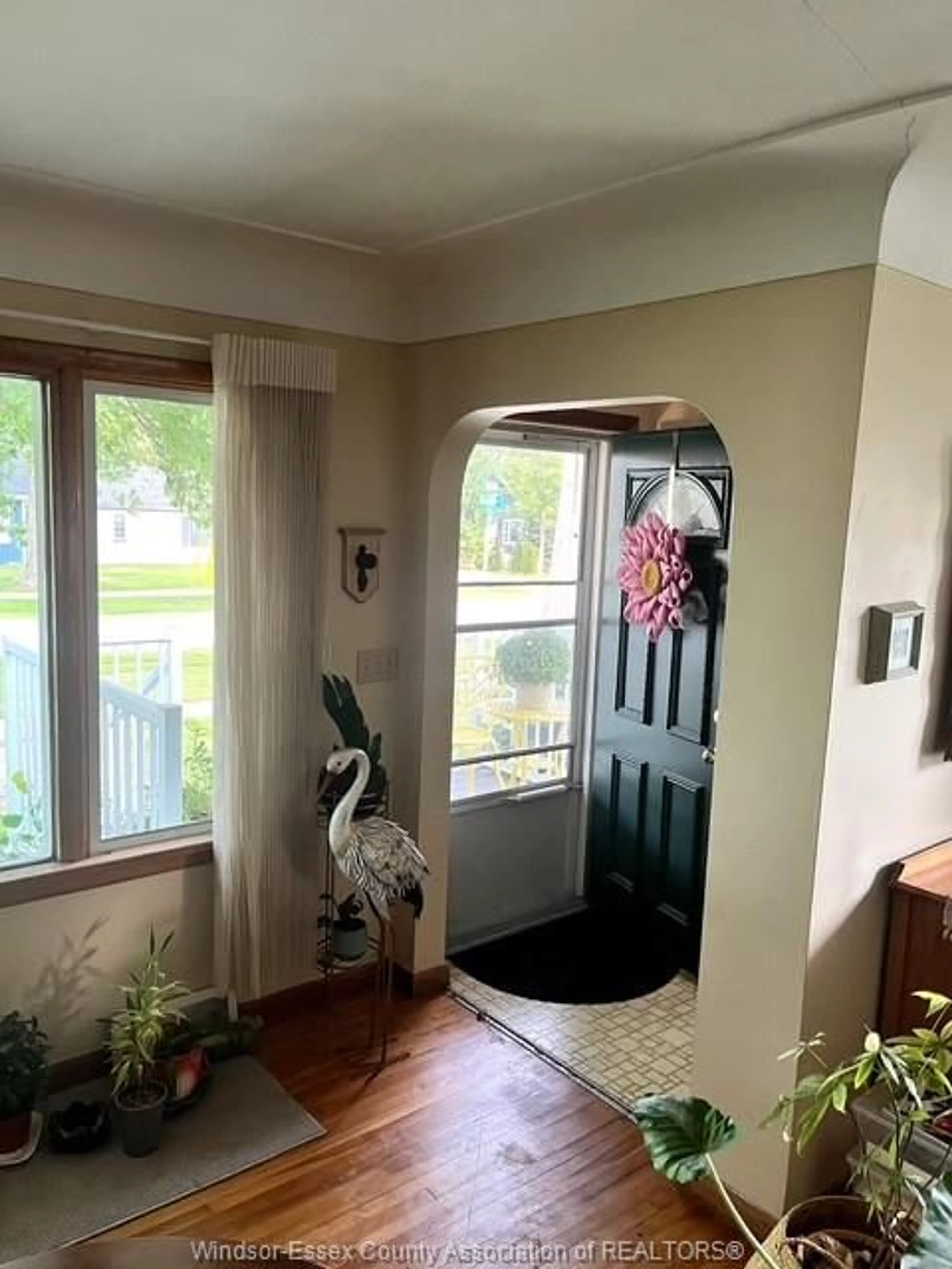 Indoor entryway for 127 Baird Ave, Wheatley Ontario N0P 2P0