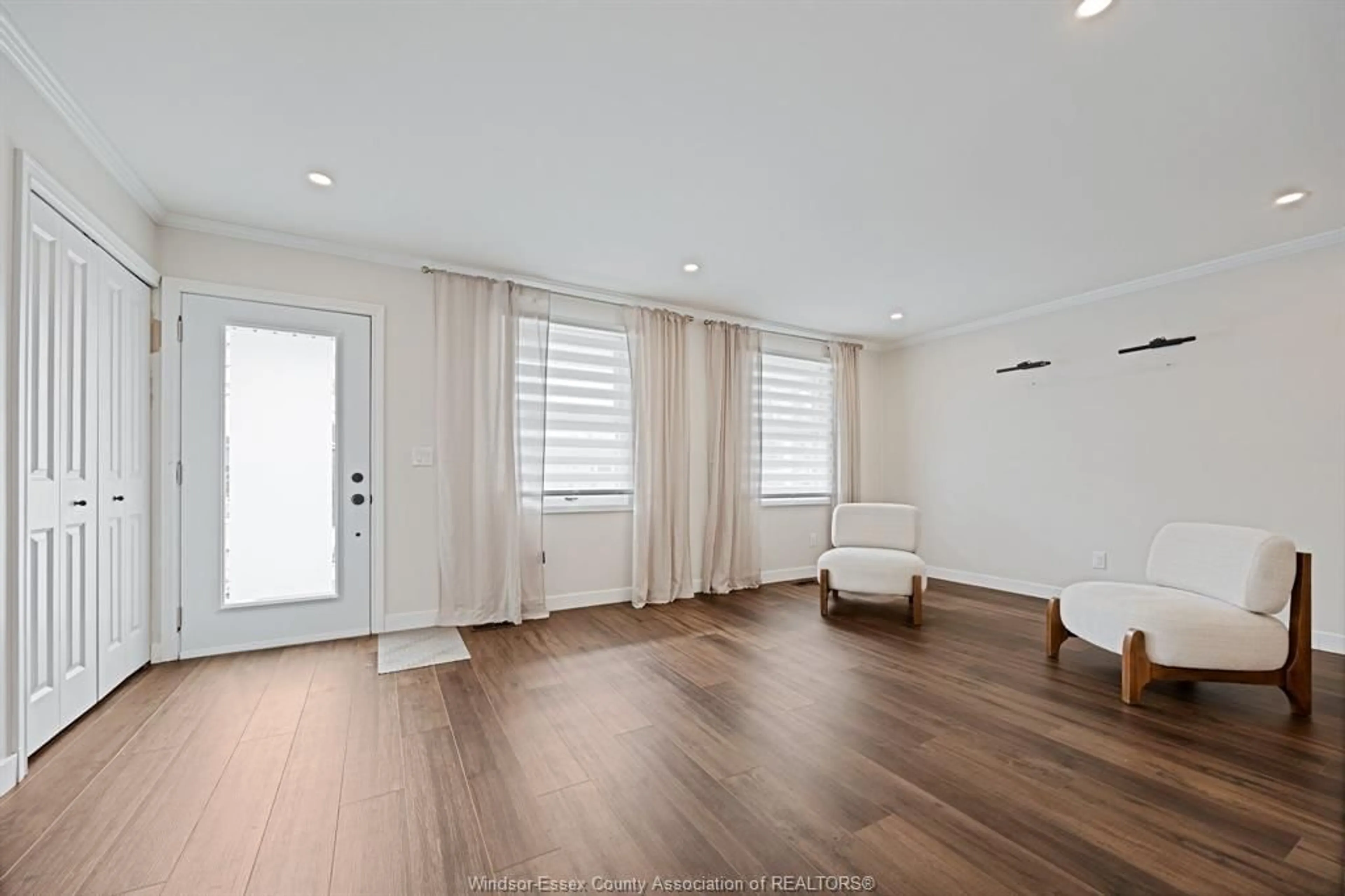 A pic of a room for 945 LAURIER, LaSalle Ontario N9J 1M9