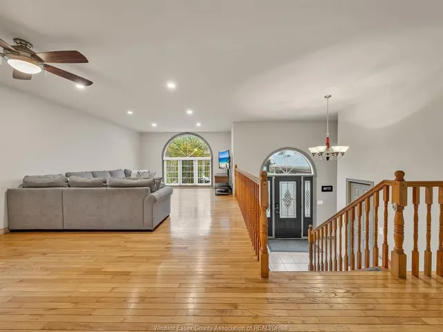 9 Lyle St, Cottam 3