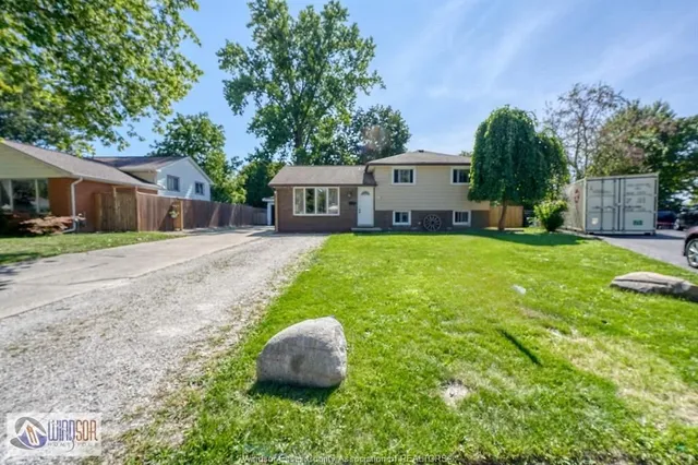 243 HAWTHORN, Amherstburg 3