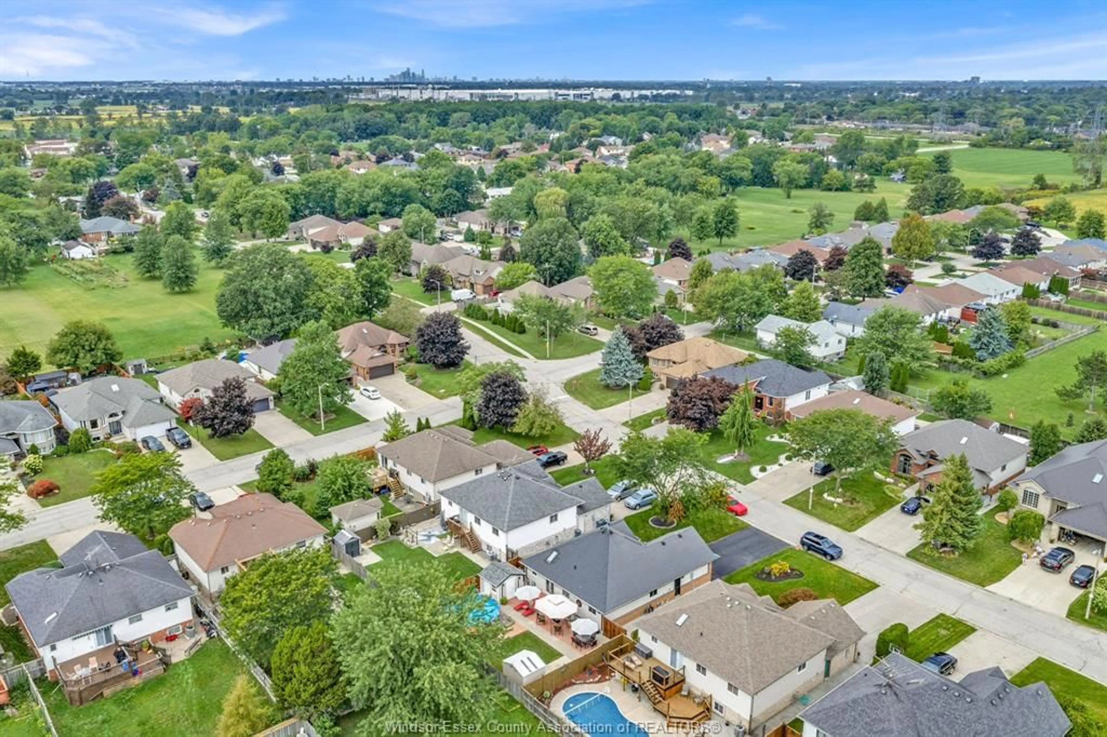 A pic from outside/outdoor area/front of a property/back of a property/a pic from drone, unknown for 2575 WILDBERRY, Tecumseh Ontario N9K 1C2