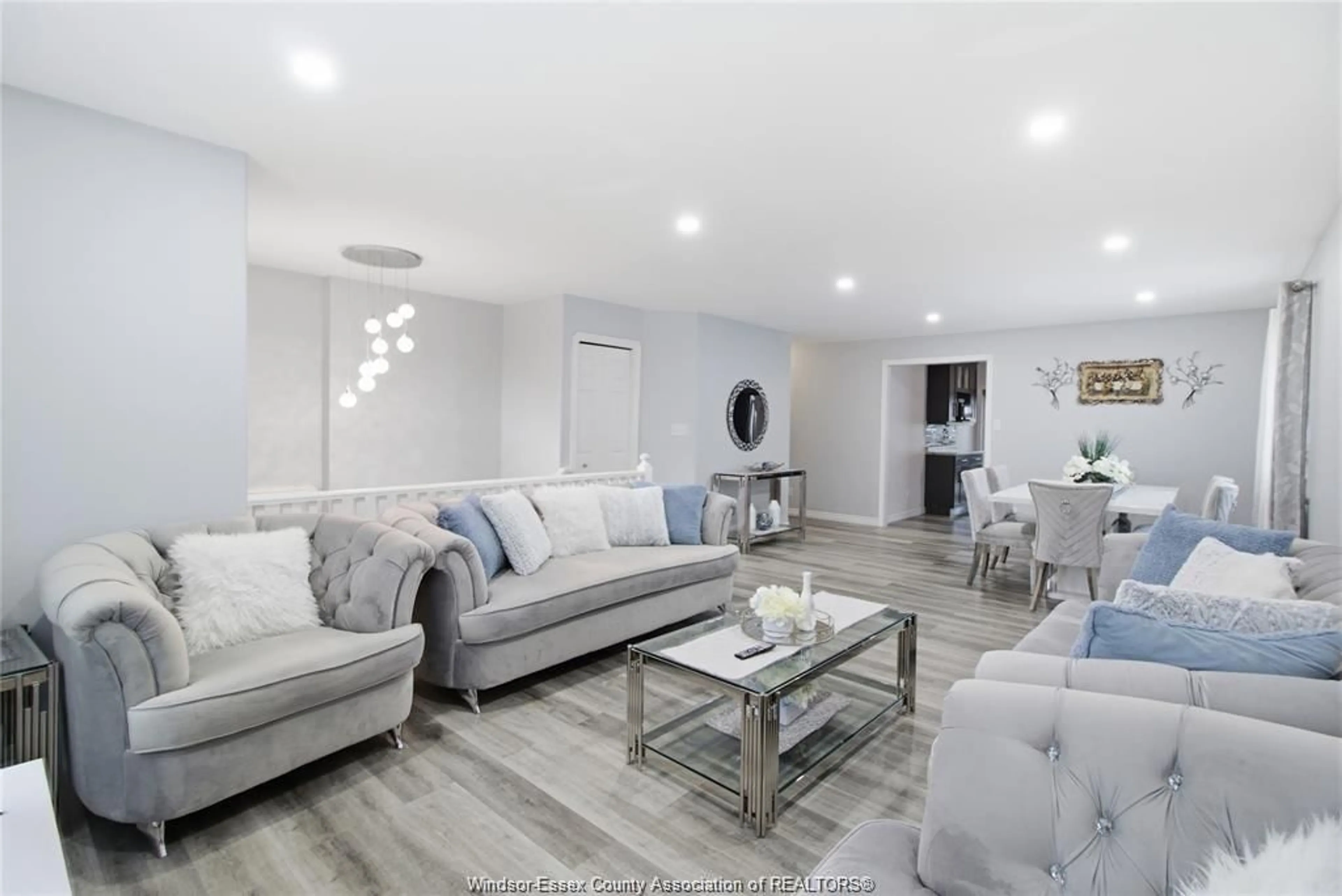 Living room with furniture, unknown for 2424 TIMBERCREST Ave, Windsor Ontario N8P 1S2