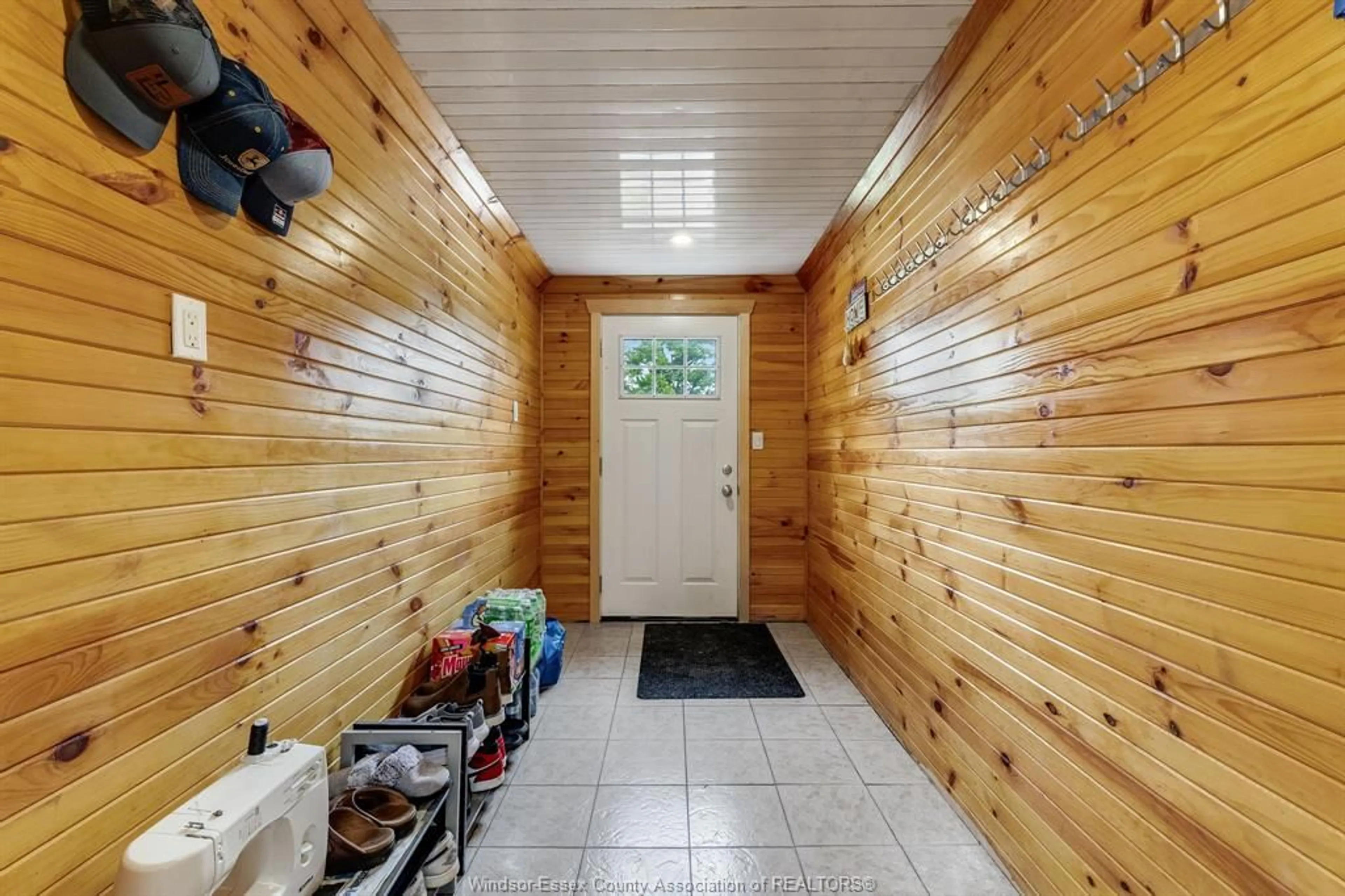 Indoor entryway for 56 Foster St, Wheatley Ontario N0P 2P0
