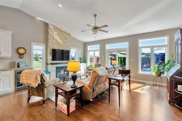 1340 ASPENSHORE, Windsor 3