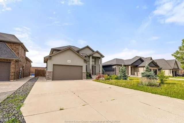 969 WESTWOOD Dr, Lakeshore 2