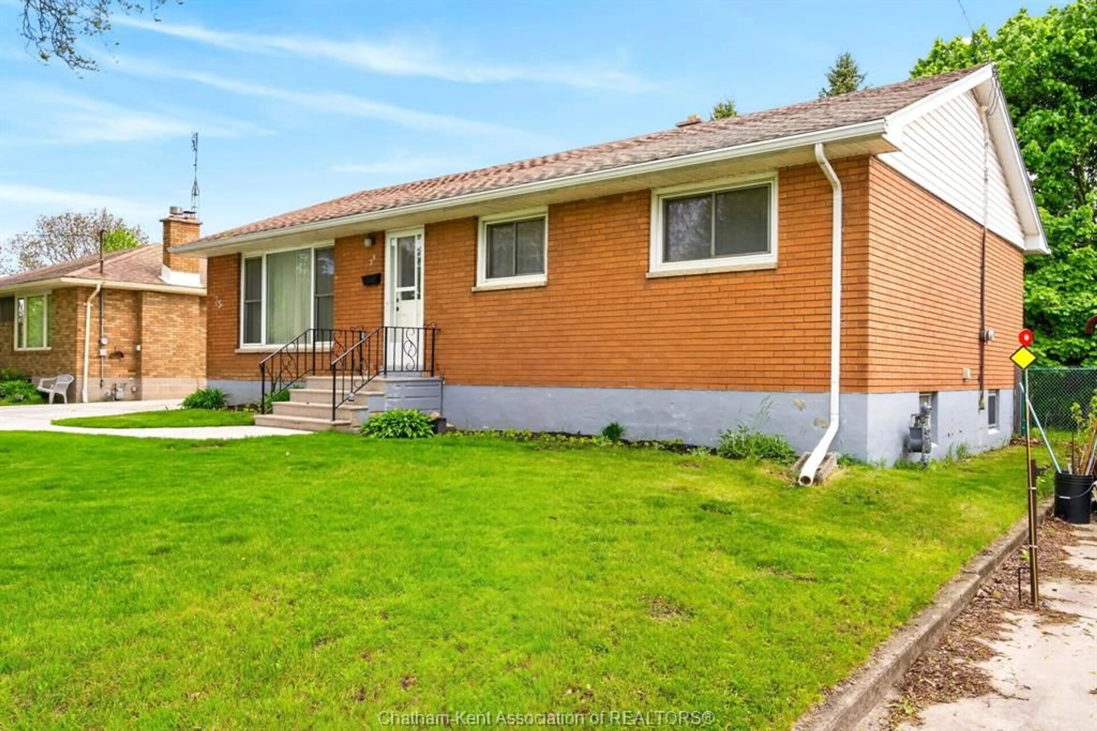 Home with brick exterior material, street for 35 Peter St, Chatham Ontario N7M 5B2