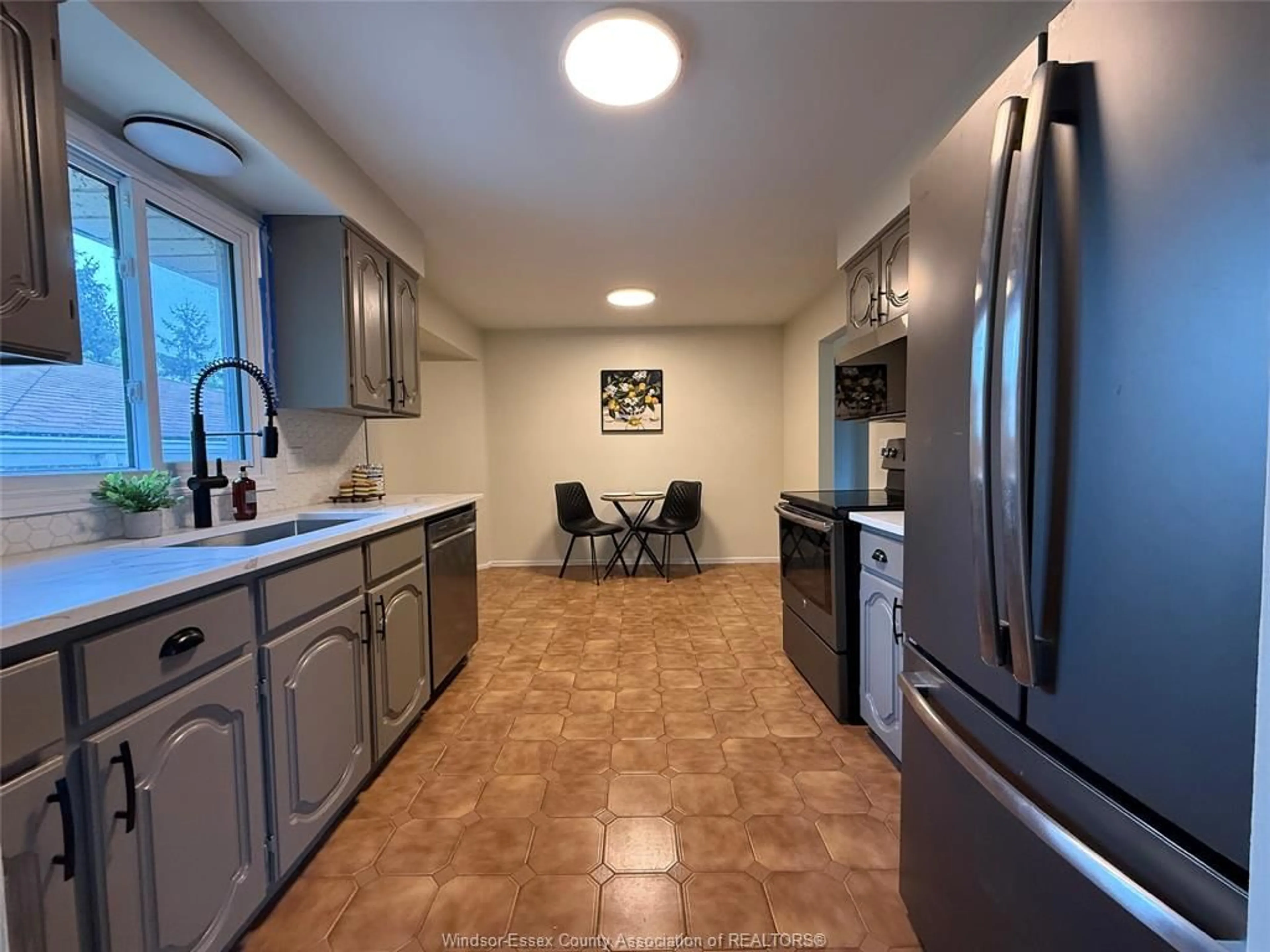 Unknown for 3189 Mulberry, Windsor Ontario N8R 2A4