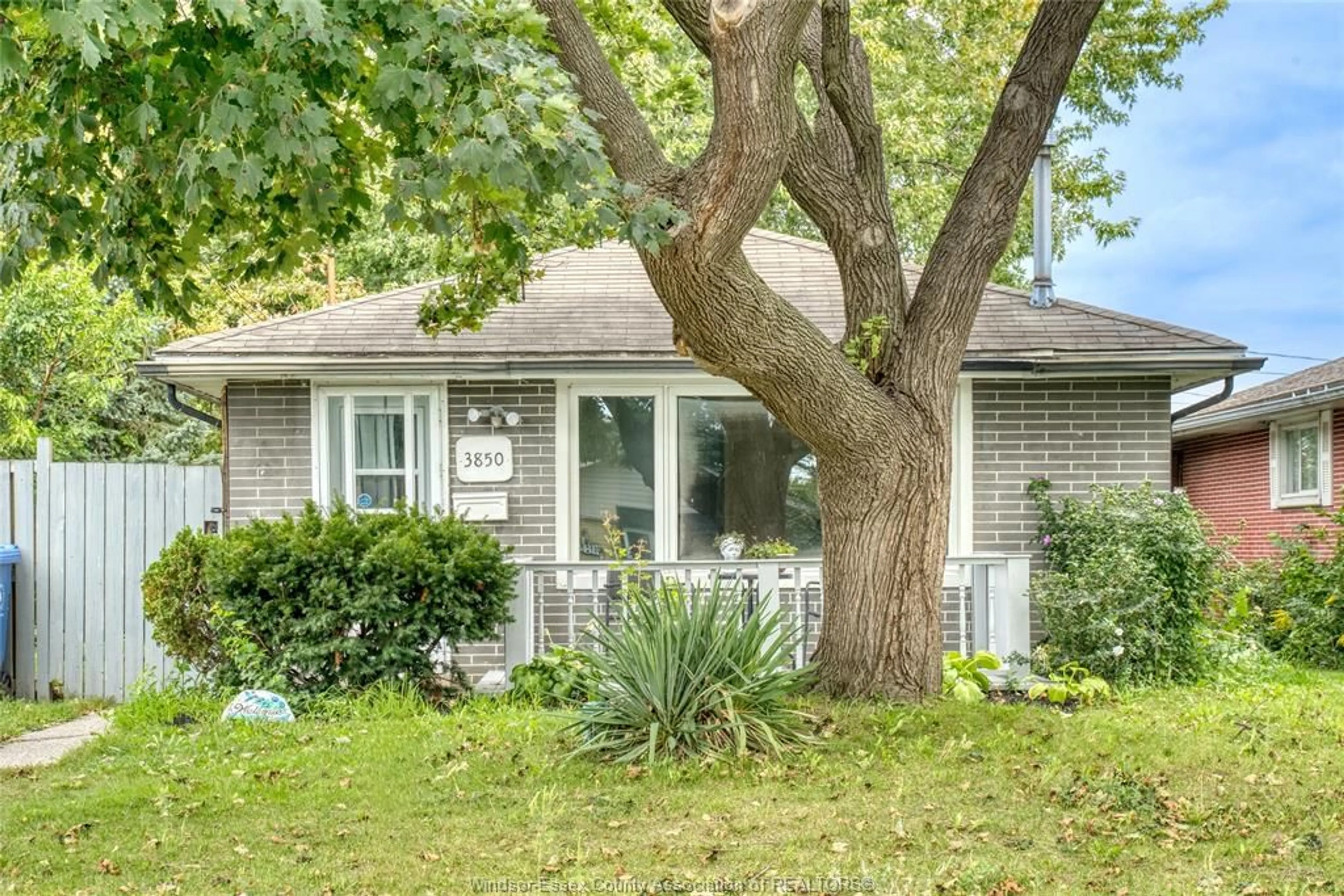 Unknown for 3850 REGINALD, Windsor Ontario N8Y 2B1