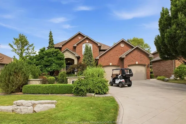 205 CLUBVIEW Dr, Amherstburg 3