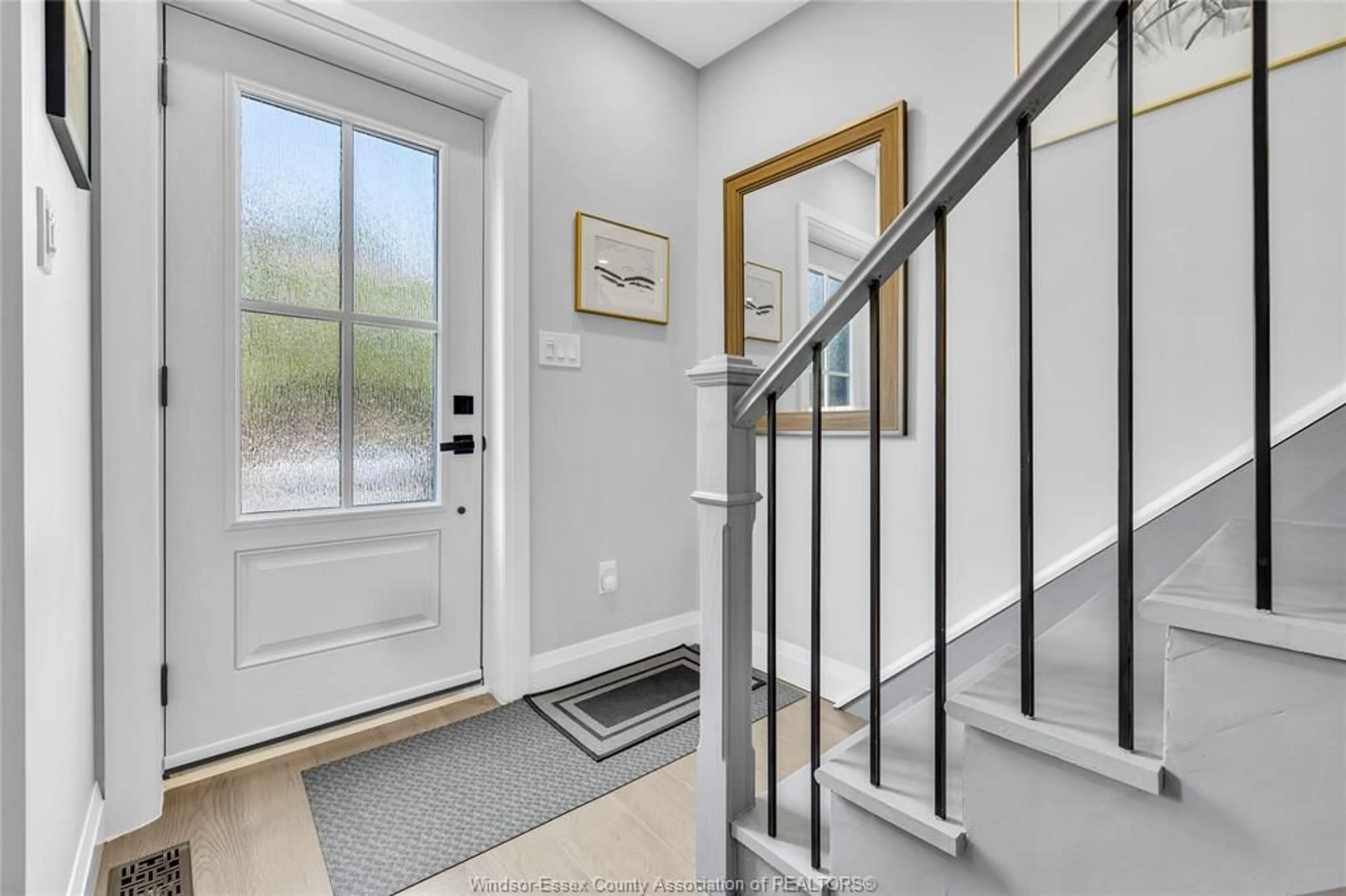 Indoor entryway for 864 Monmouth, Windsor Ontario N8Y 3L4