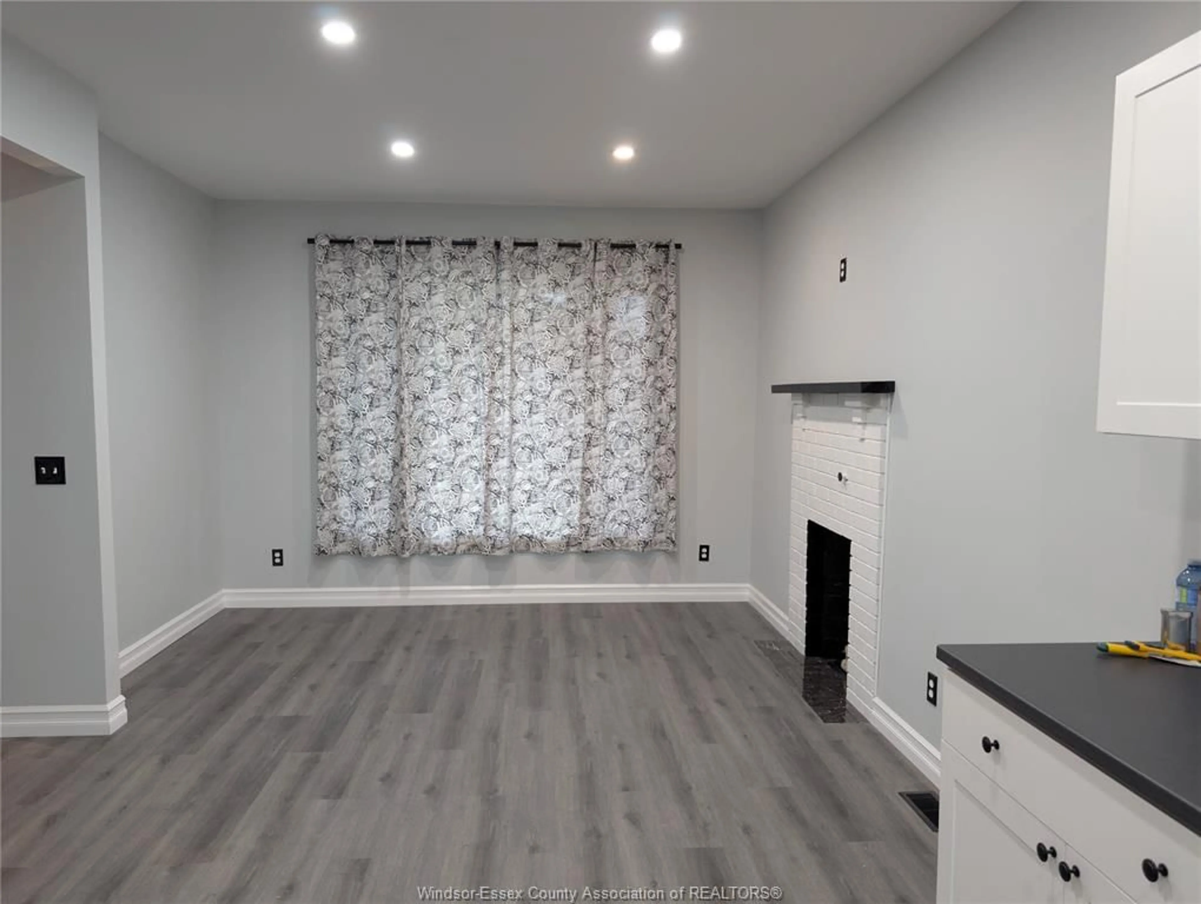 A pic of a room for 1108 DOUGALL Ave, Windsor Ontario N9R 4R7