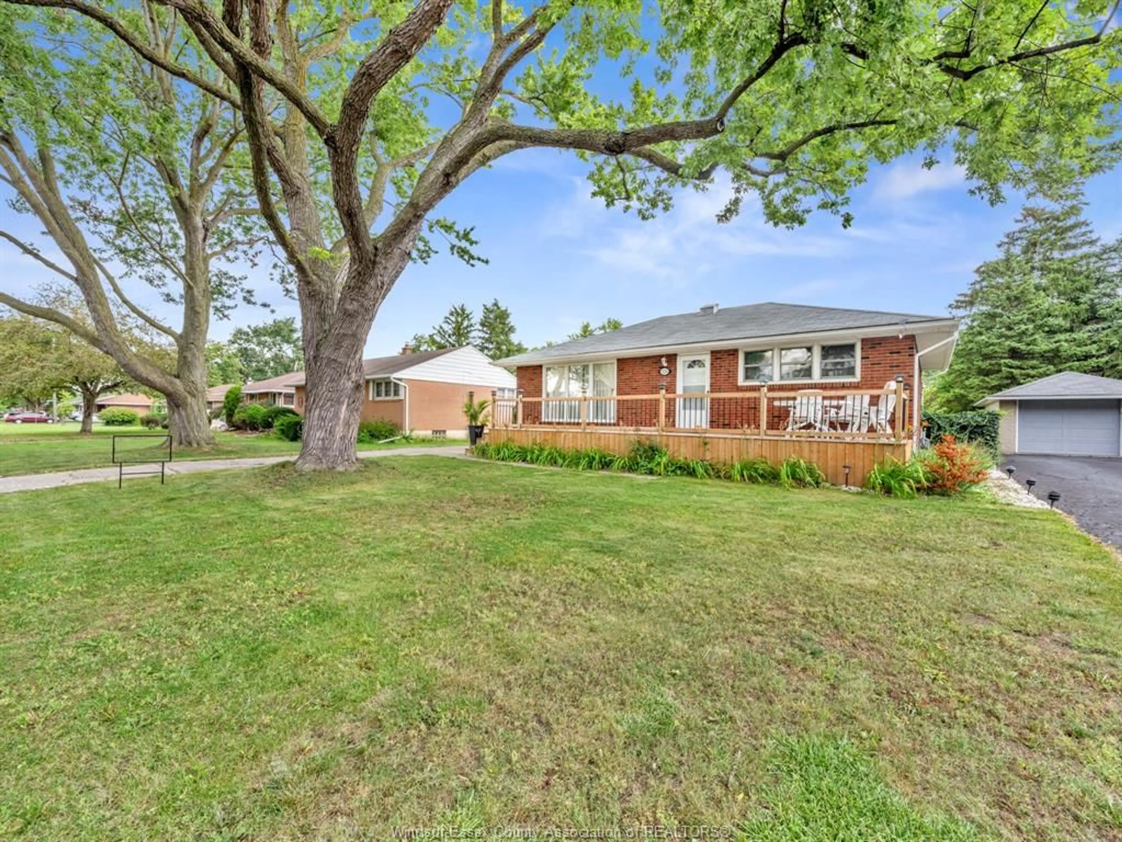 A pic from outside/outdoor area/front of a property/back of a property/a pic from drone, unknown for 3226 WOODLAWN Ave, Windsor Ontario N8W 2J2