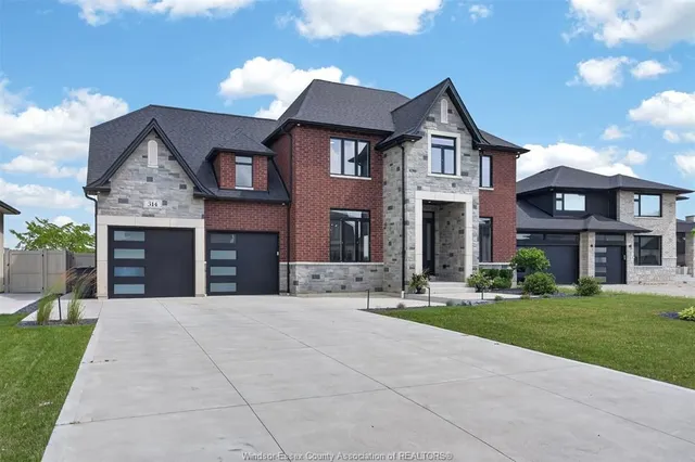 314 BENSON, Amherstburg 3