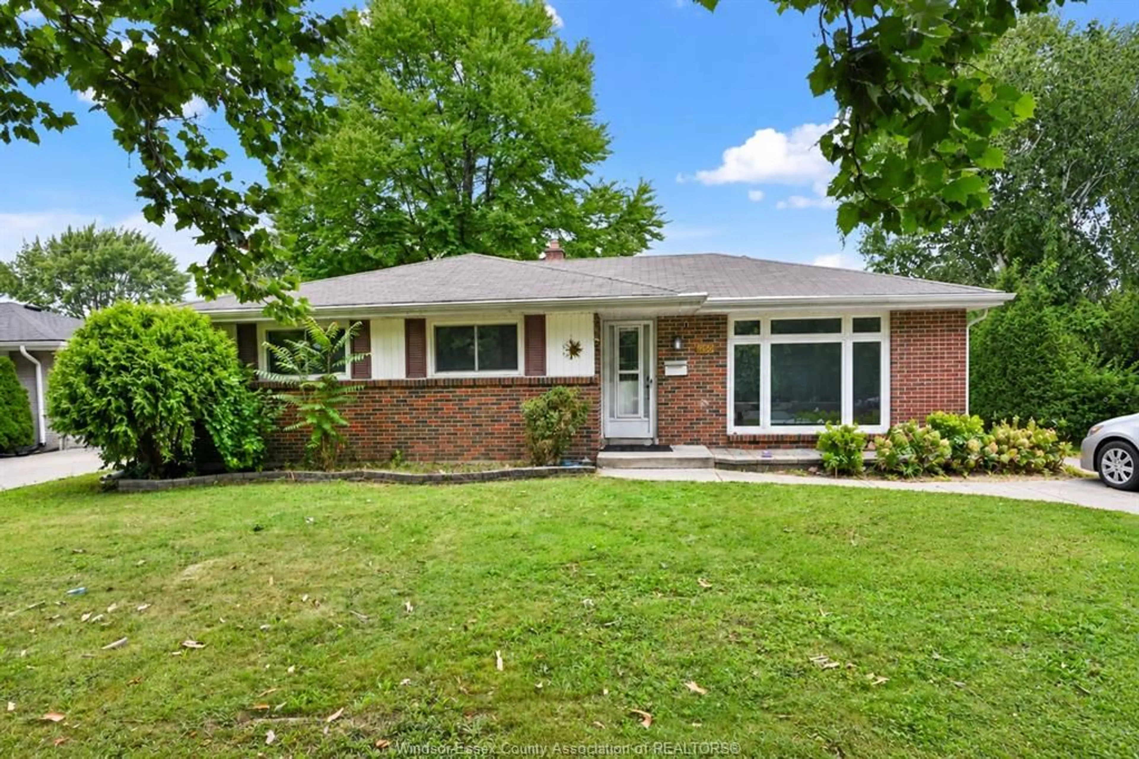 Home with brick exterior material, street for 1560 VILLA MARIA Blvd, Windsor Ontario N9G 1W7