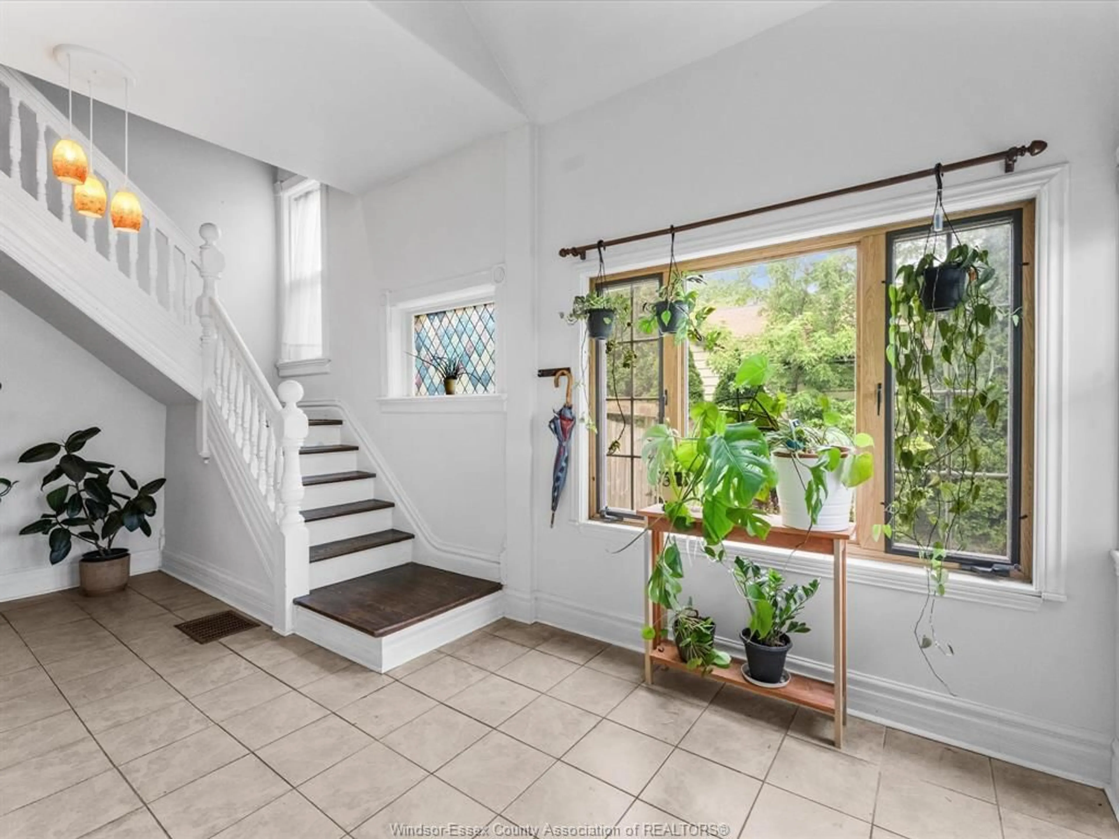 Indoor entryway for 1287 Goyeau, Windsor Ontario N8X 3K9
