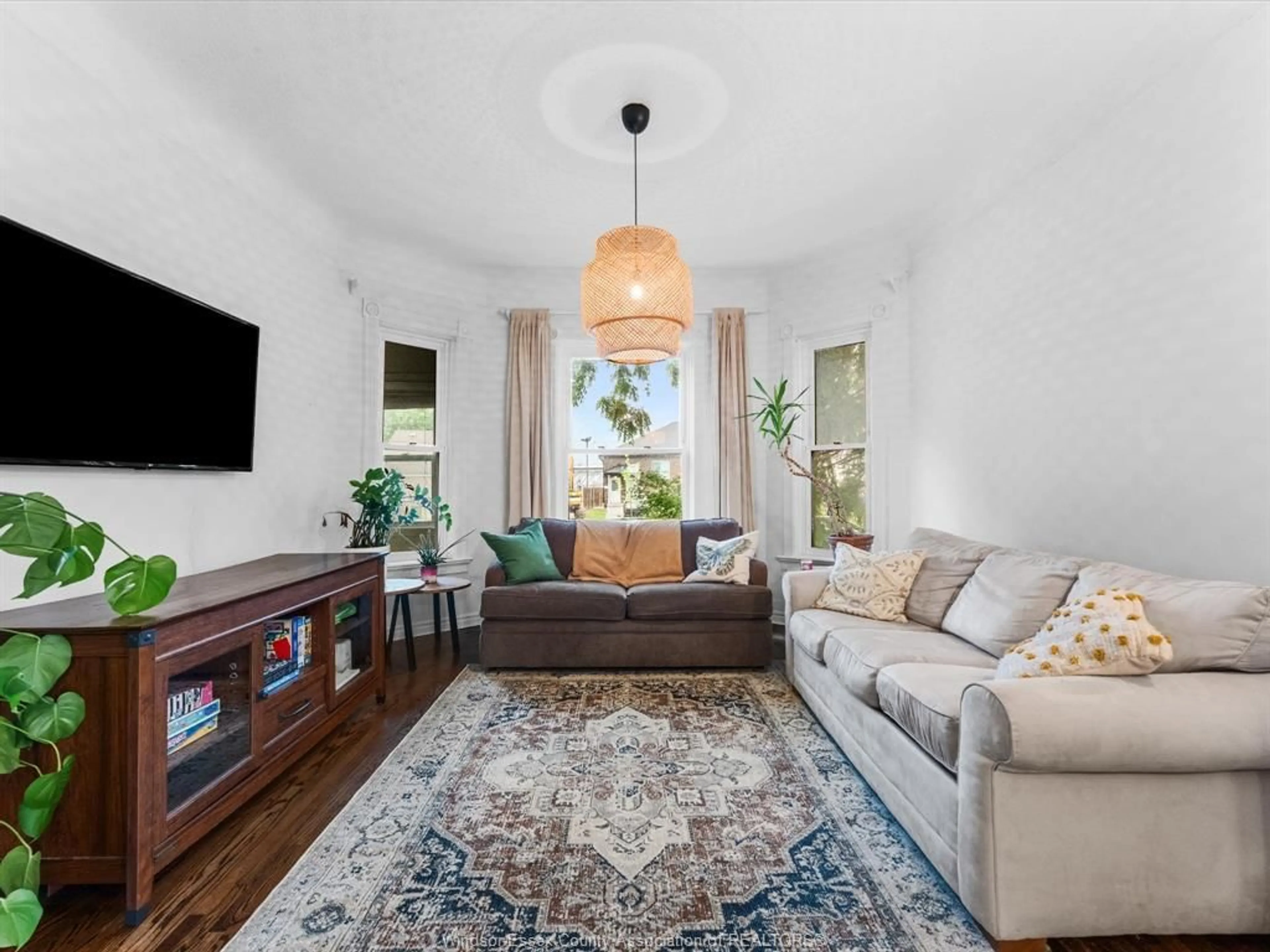 Living room with furniture, unknown for 1287 Goyeau, Windsor Ontario N8X 3K9