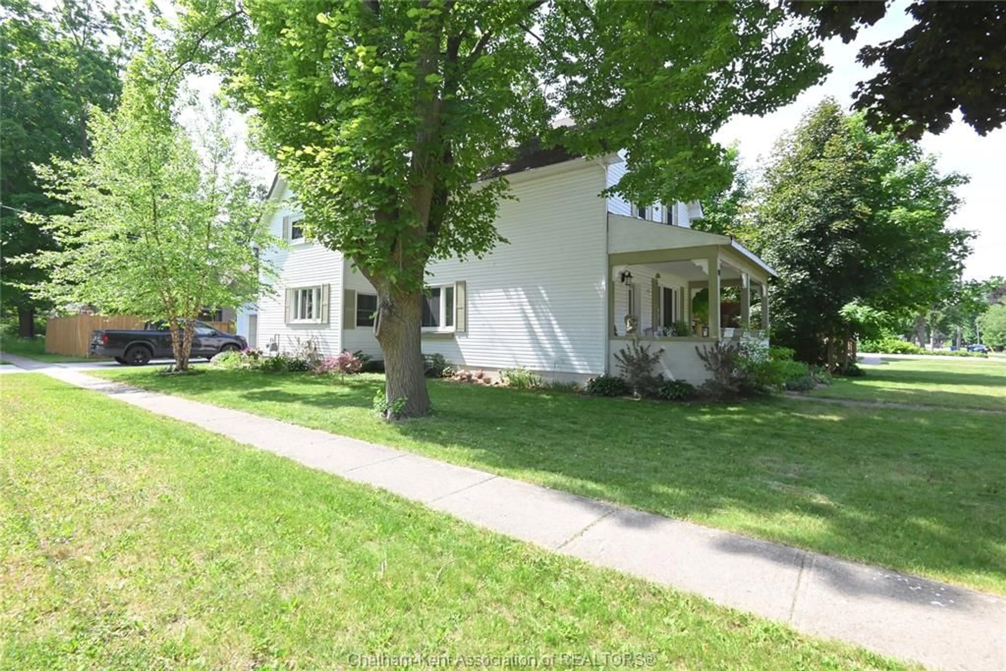 Patio, street for 101 MAIN St, Ridgetown Ontario N0P 2C0