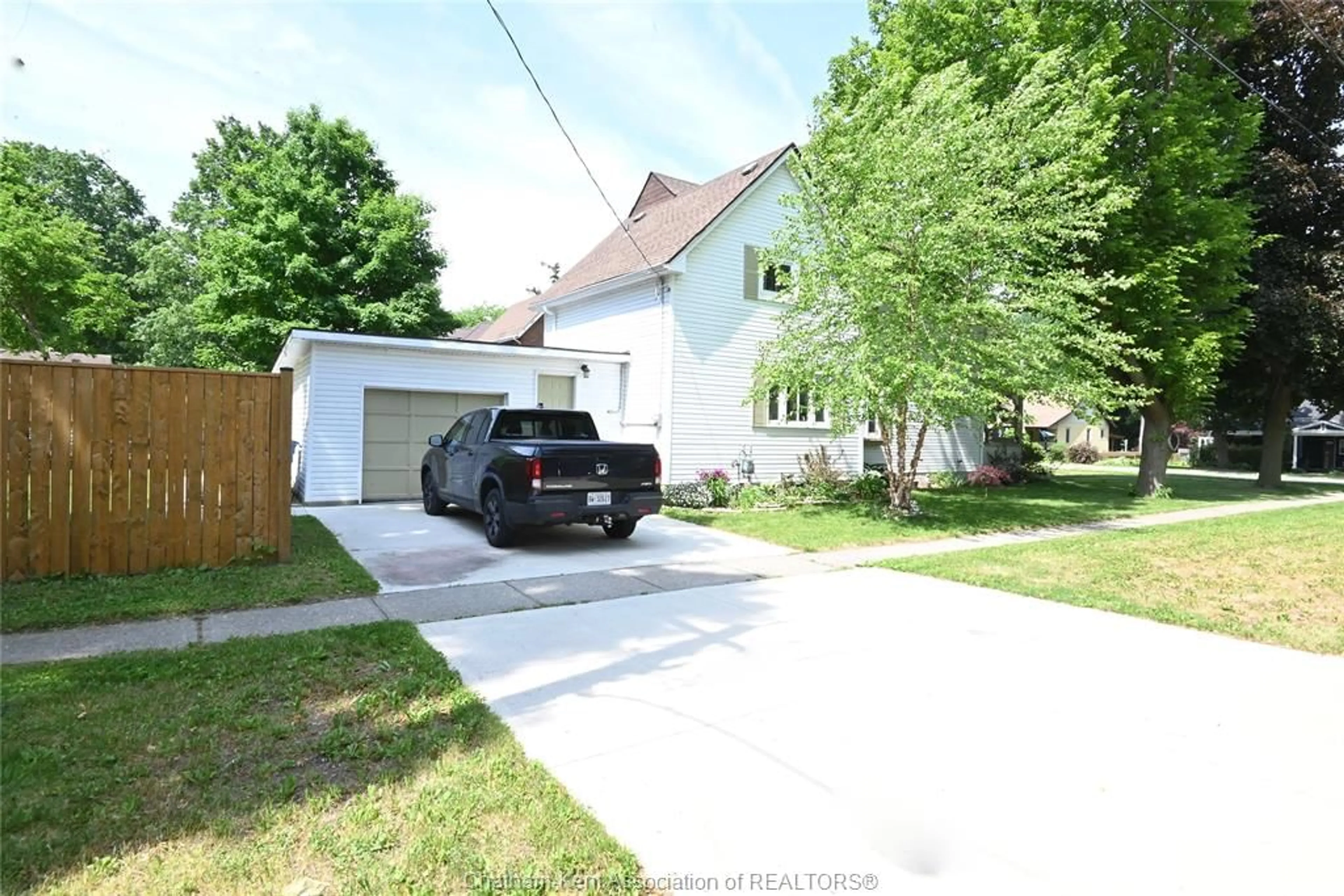 A pic from outside/outdoor area/front of a property/back of a property/a pic from drone, street for 101 MAIN St, Ridgetown Ontario N0P 2C0