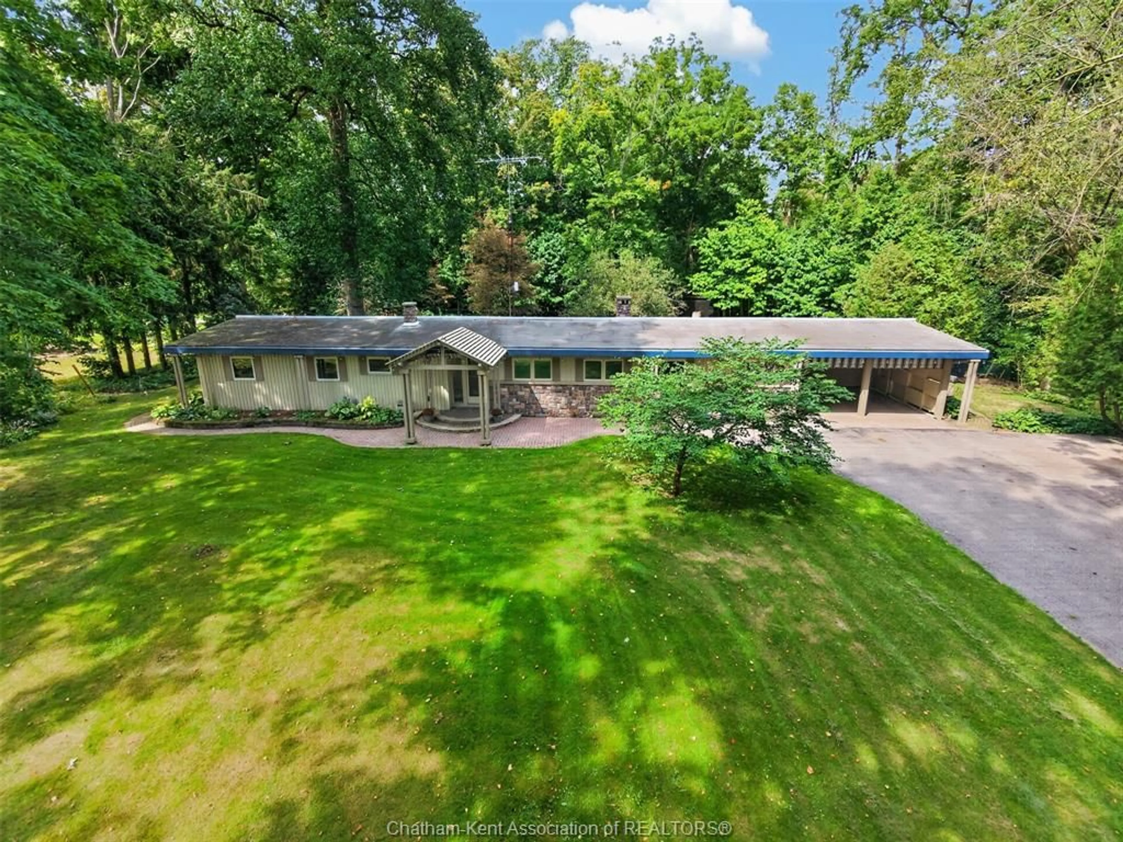 A pic from outside/outdoor area/front of a property/back of a property/a pic from drone, unknown for 9187 Doyle Line, Chatham Ontario N7M 5J3