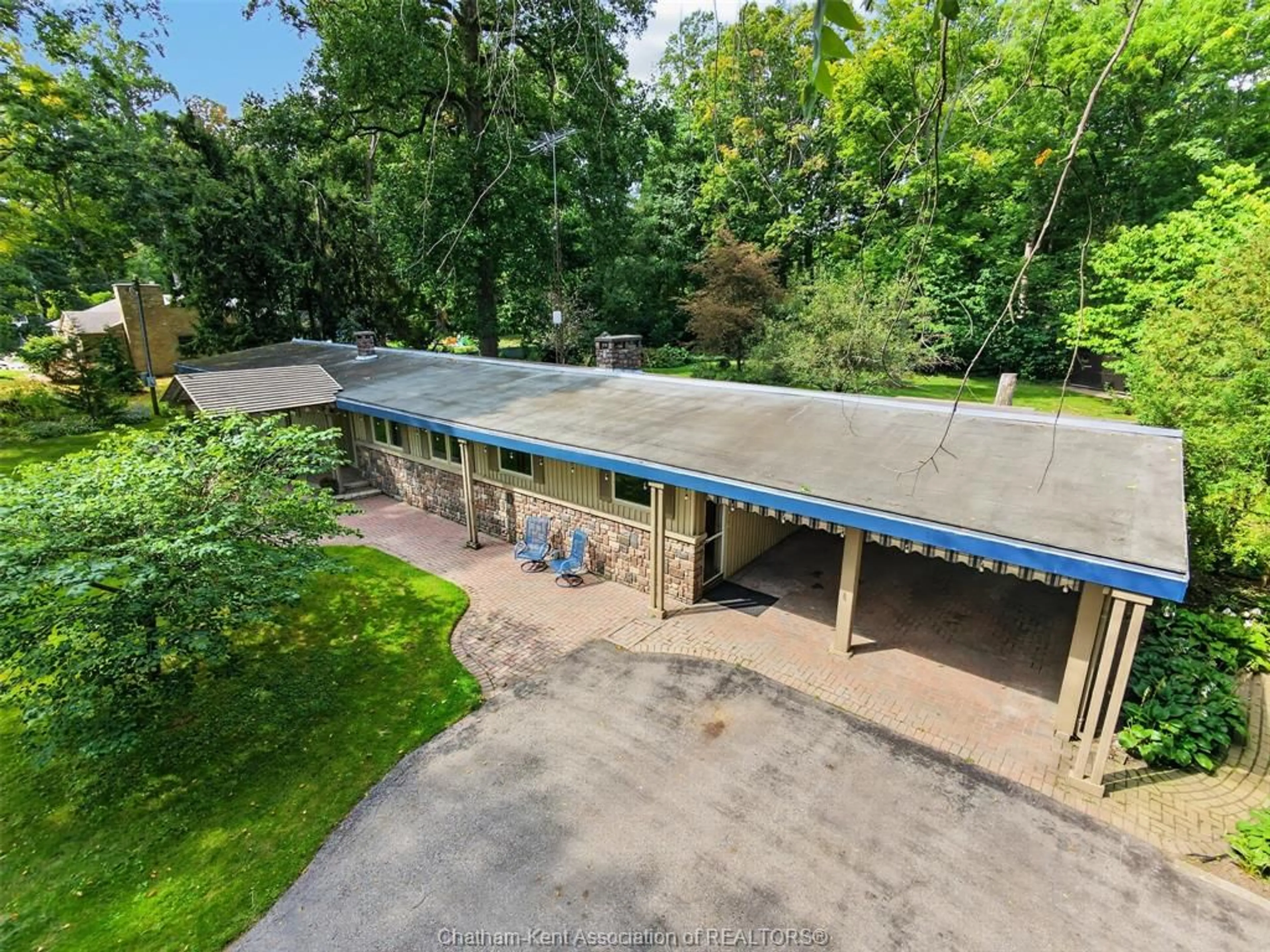 A pic from outside/outdoor area/front of a property/back of a property/a pic from drone, unknown for 9187 Doyle Line, Chatham Ontario N7M 5J3