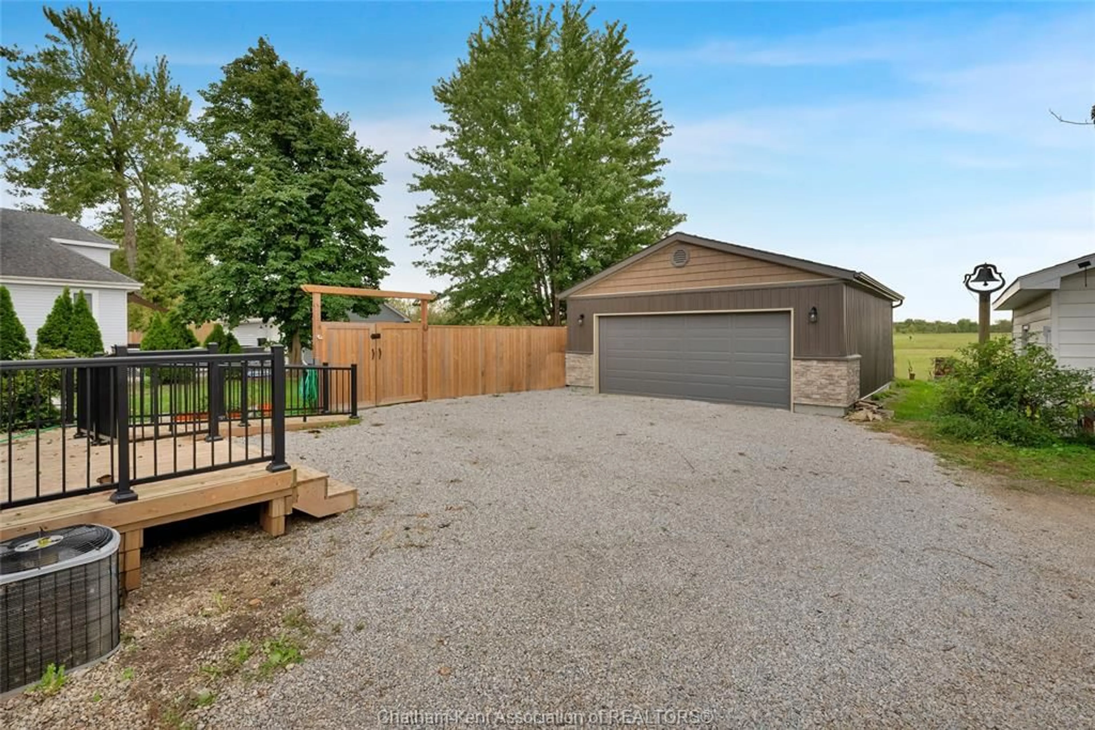 A pic from outside/outdoor area/front of a property/back of a property/a pic from drone, street for 22644 Merlin Rd, Merlin Ontario N0P 1W0