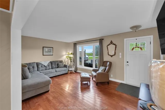 22644 Merlin Rd, Merlin 5